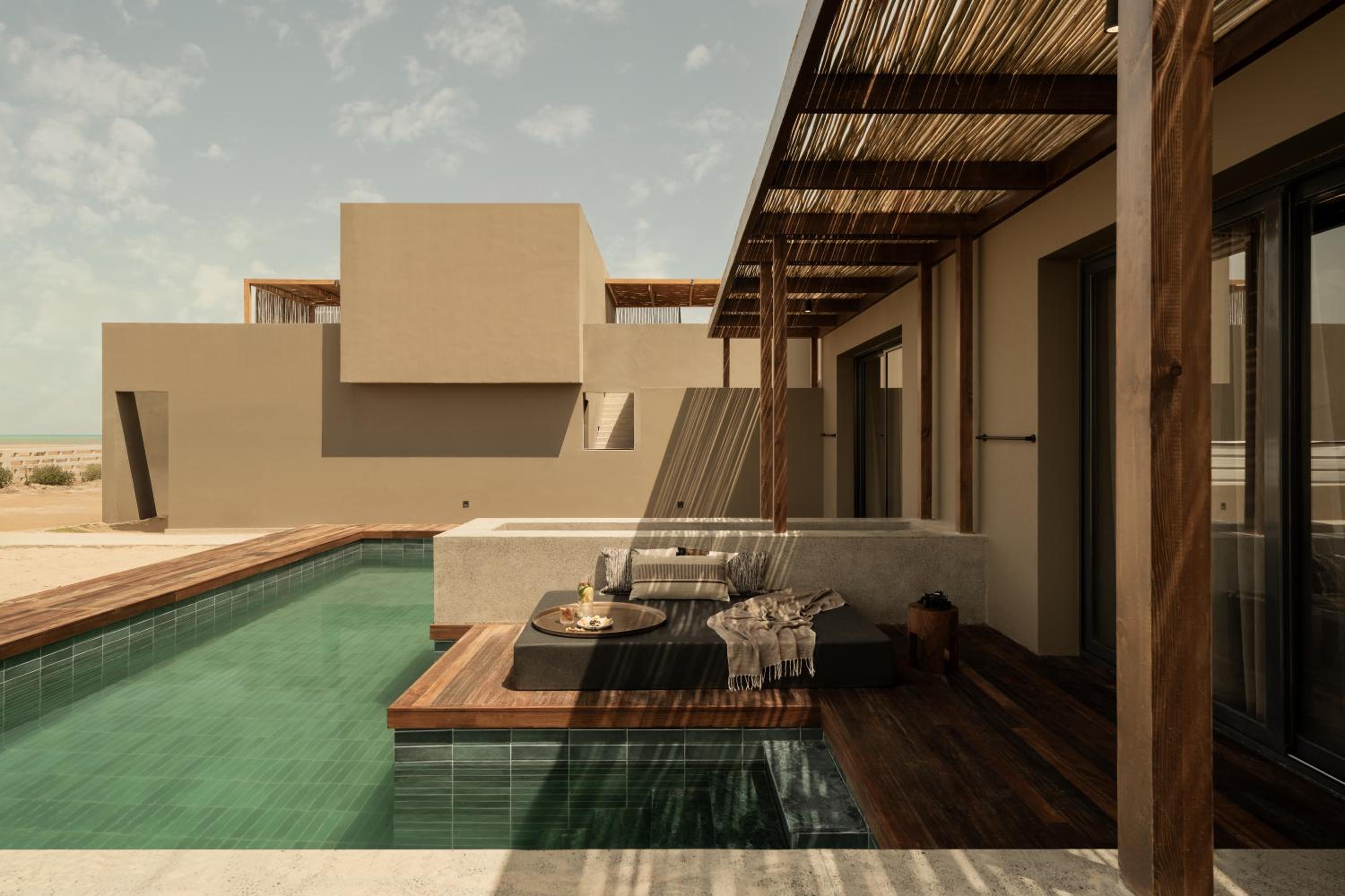 Deluxe Swim-up Junior Suite Twin - Photo 3