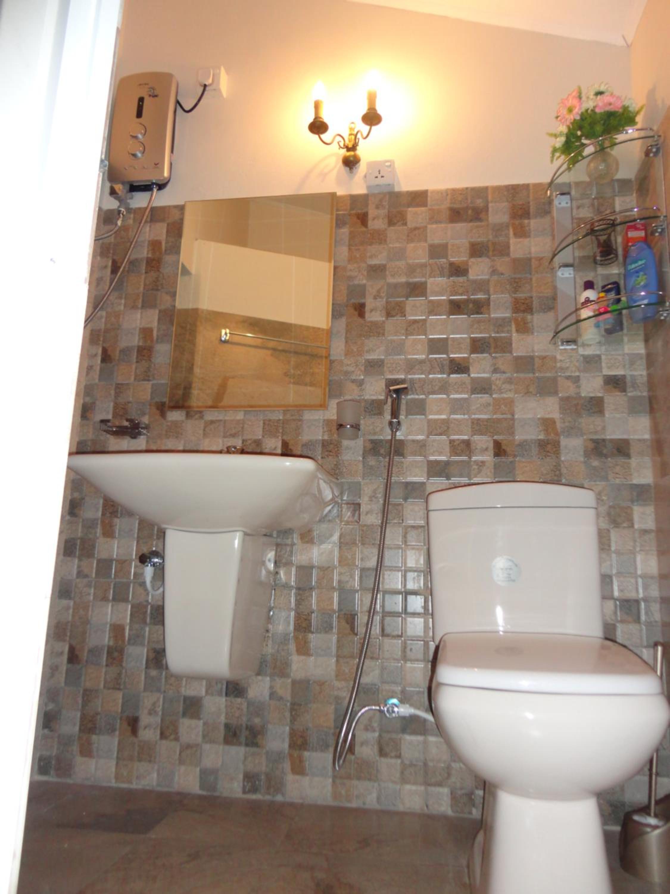 Family Room with Private Bathroom photo 1