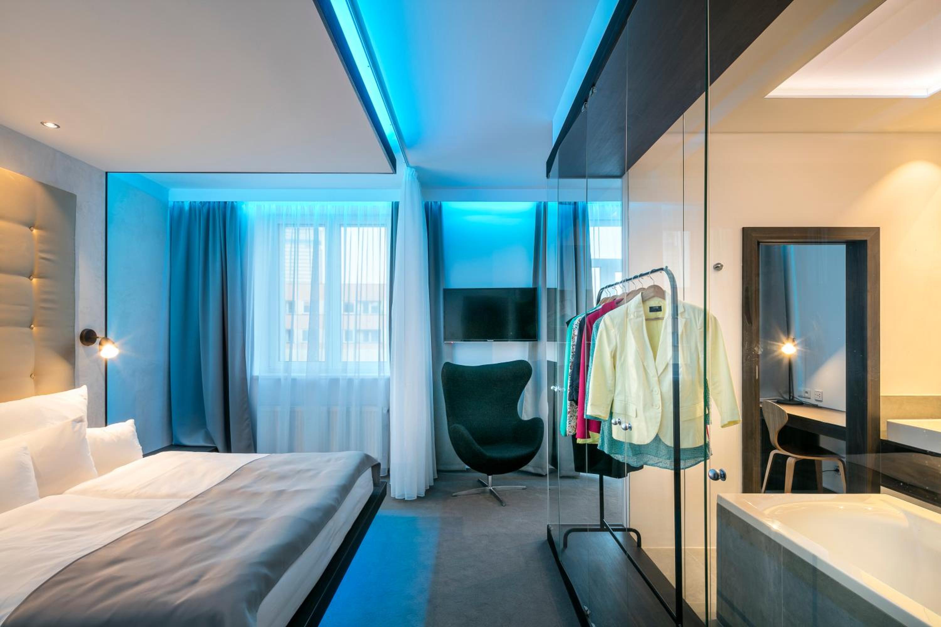 Design Deluxe Double Room with Spa Bath - Royal Bed photo 2
