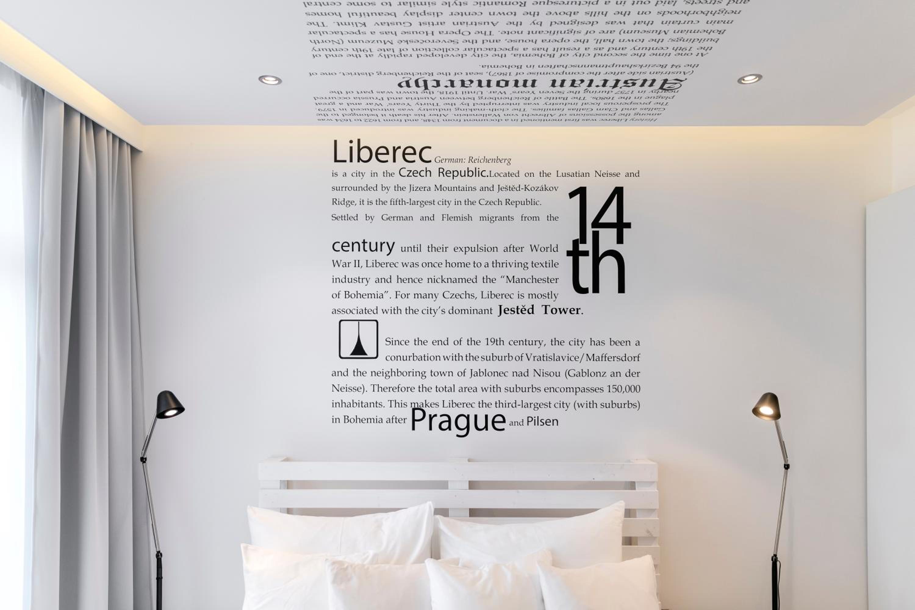 Design Deluxe Double Room with Spa Bath - White Box photo 3