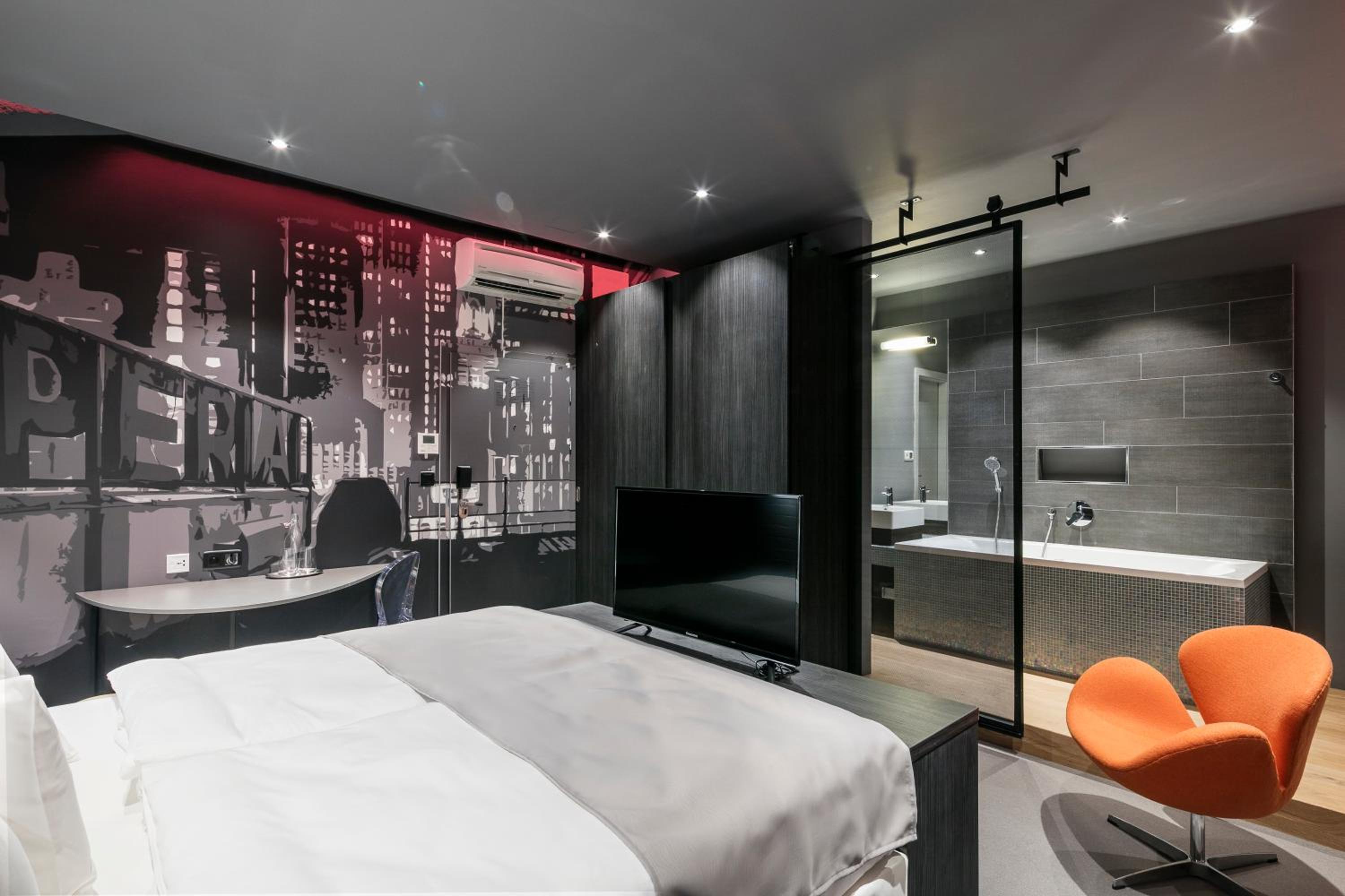 Design Deluxe Double Room with Spa Bath - On the Roof photo 2