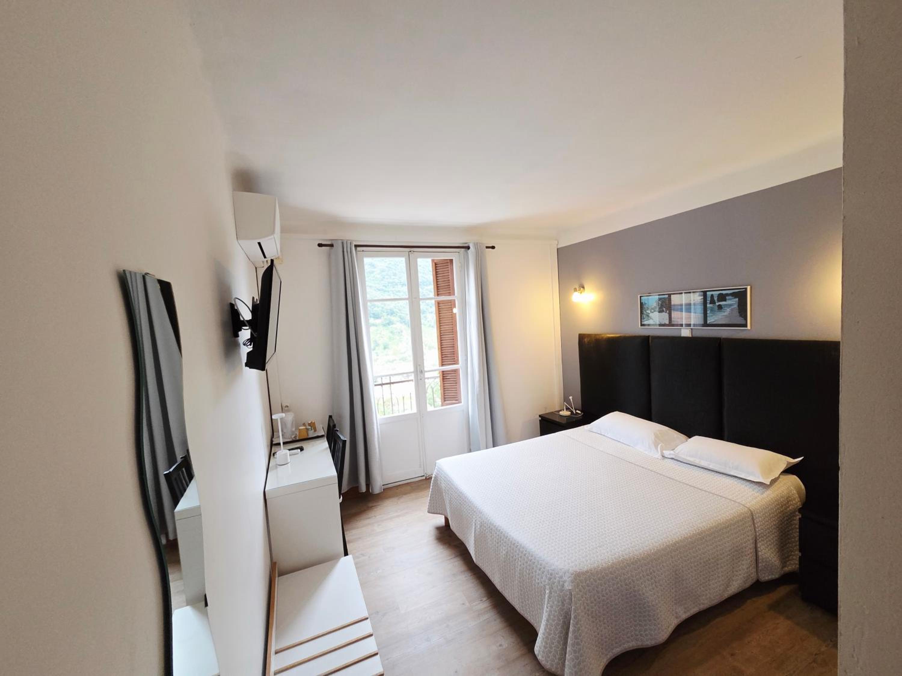 Double Room with Balcony photo 3