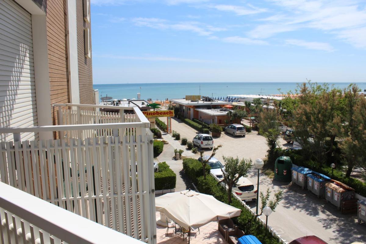 Double Room with Partial Sea View