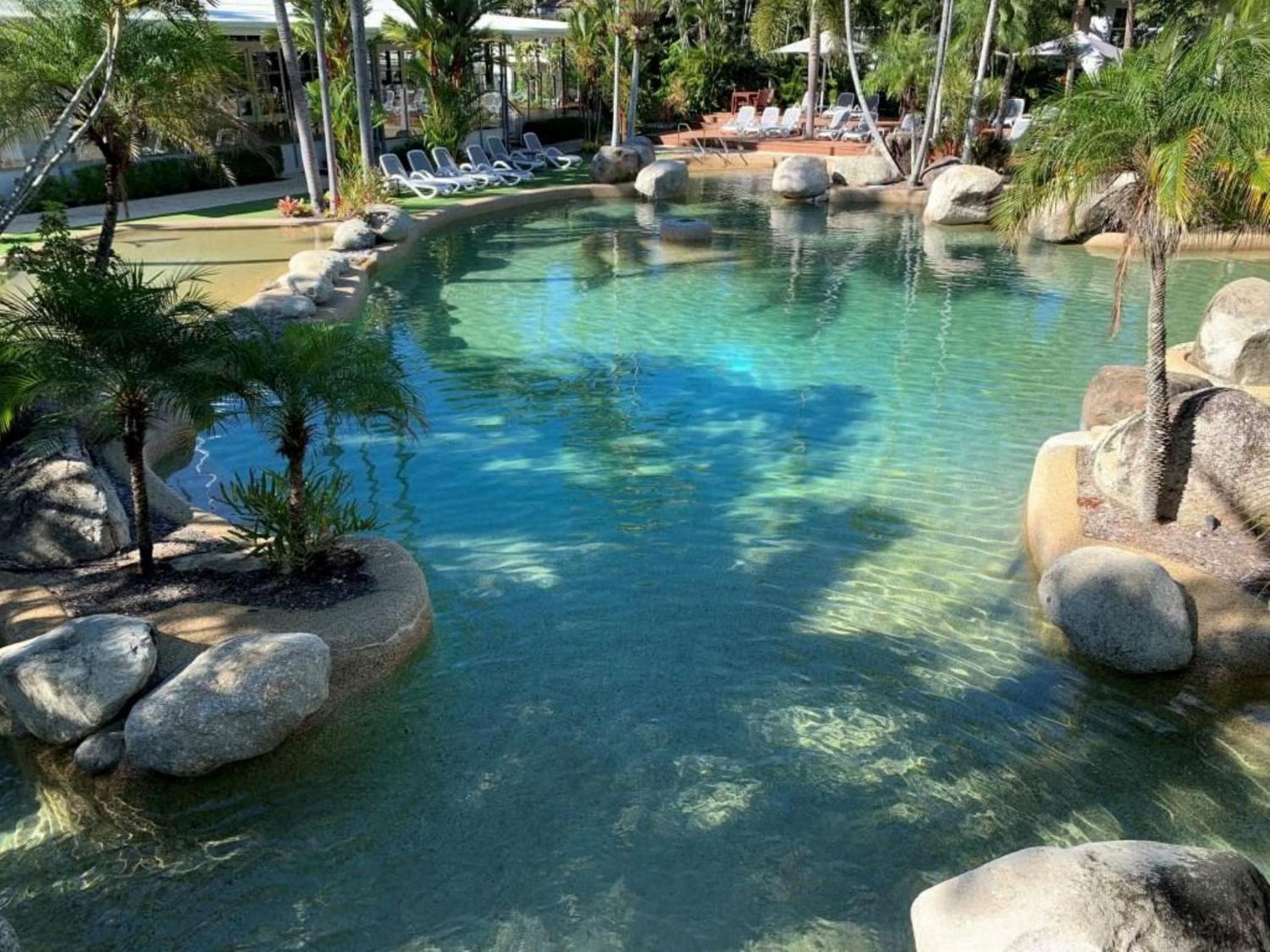 Three Bedroom Poolside Villa  photo 2