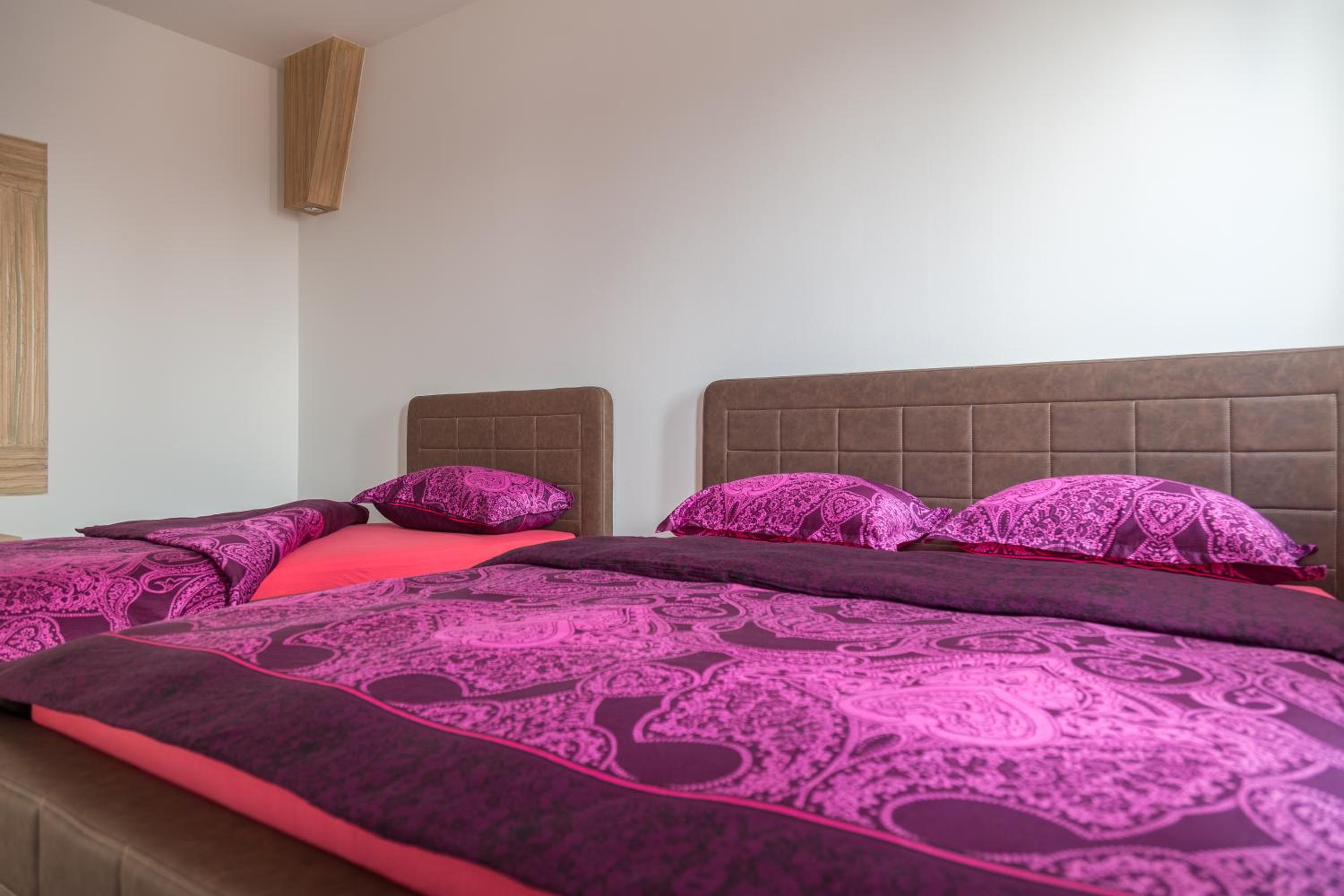Deluxe Double Room (2 Adults + 1 Child) photo 3