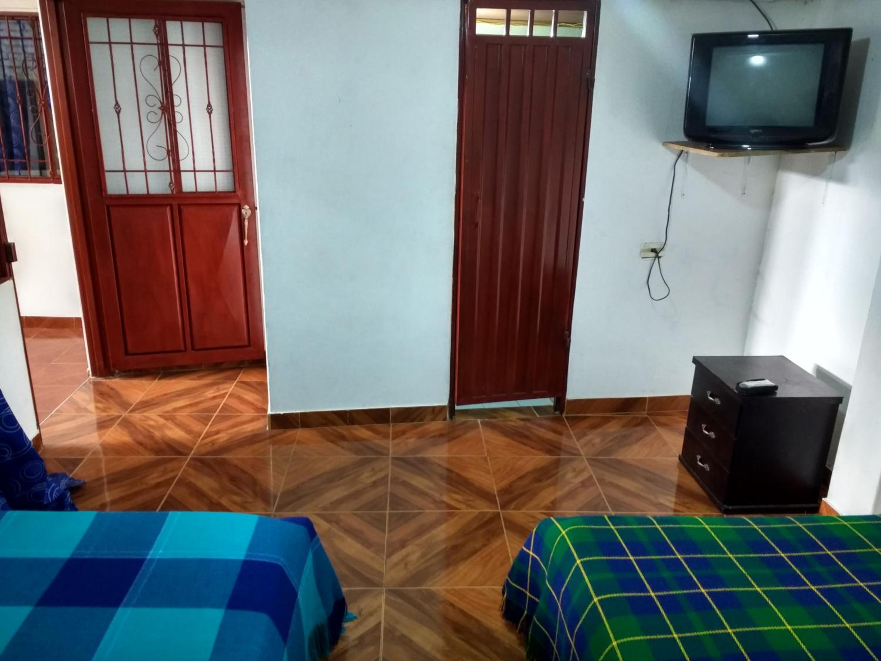 Twin Room with Private Bathroom photo 2