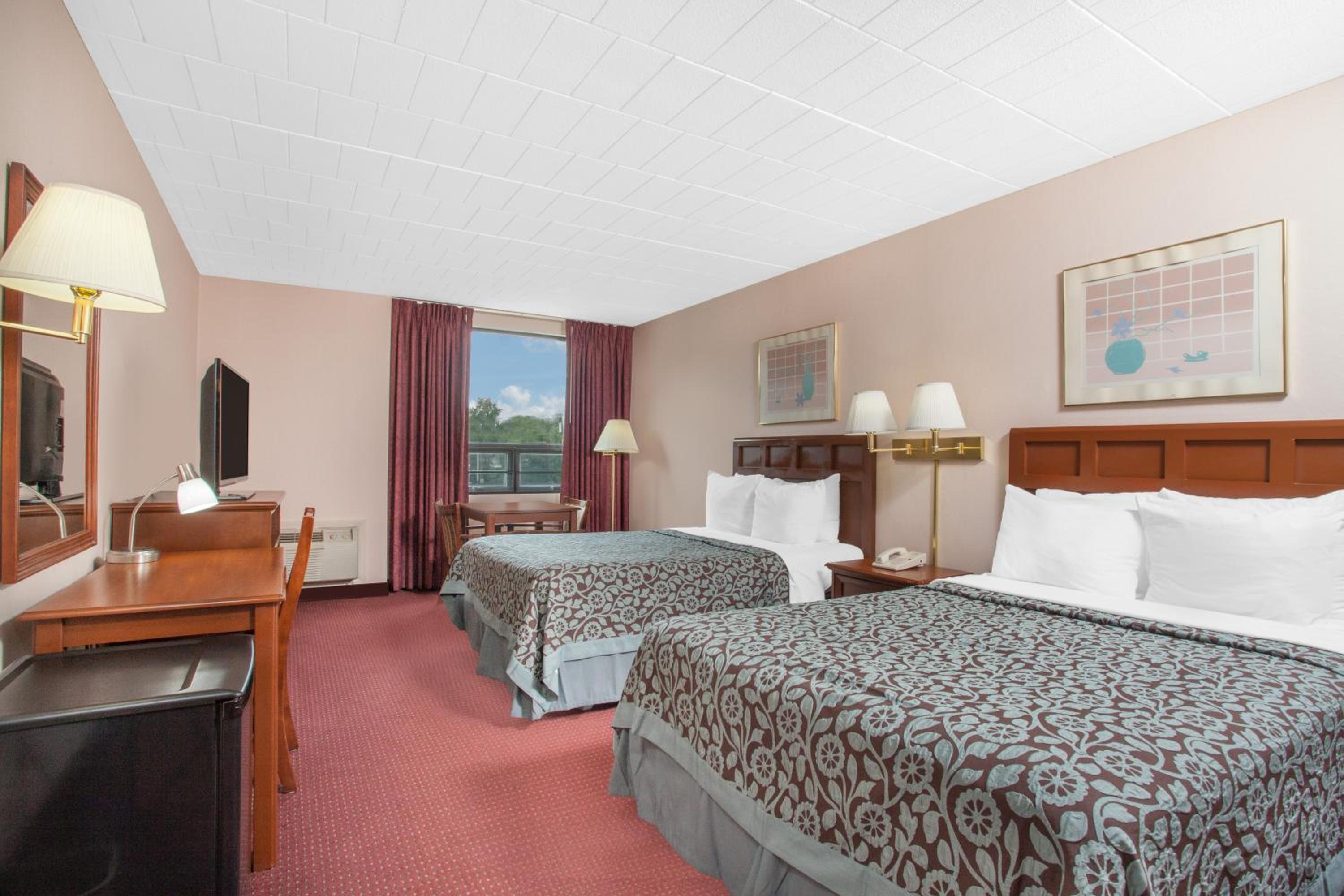 Double Room with Two Double Beds - Non-Smoking photo 3