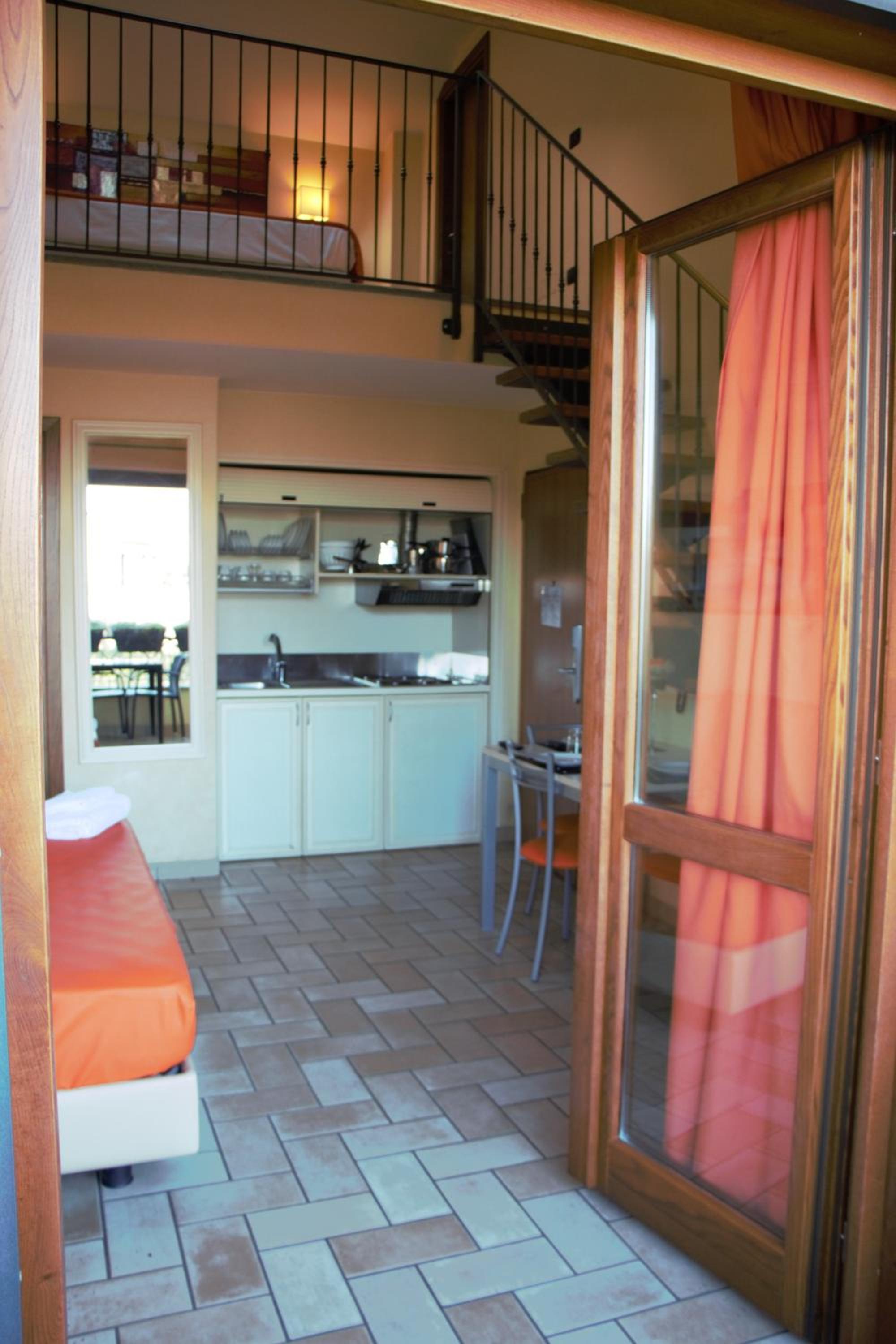 Maisonette photo 1