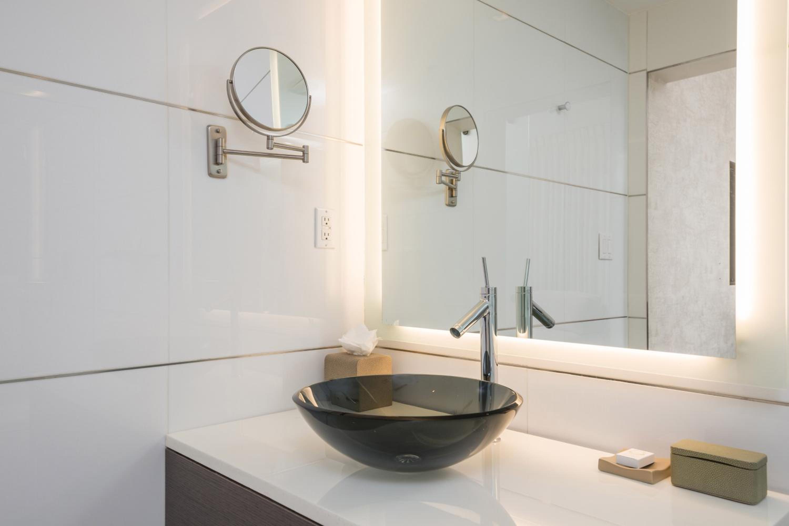Superior Deluxe Suite - Photo 11