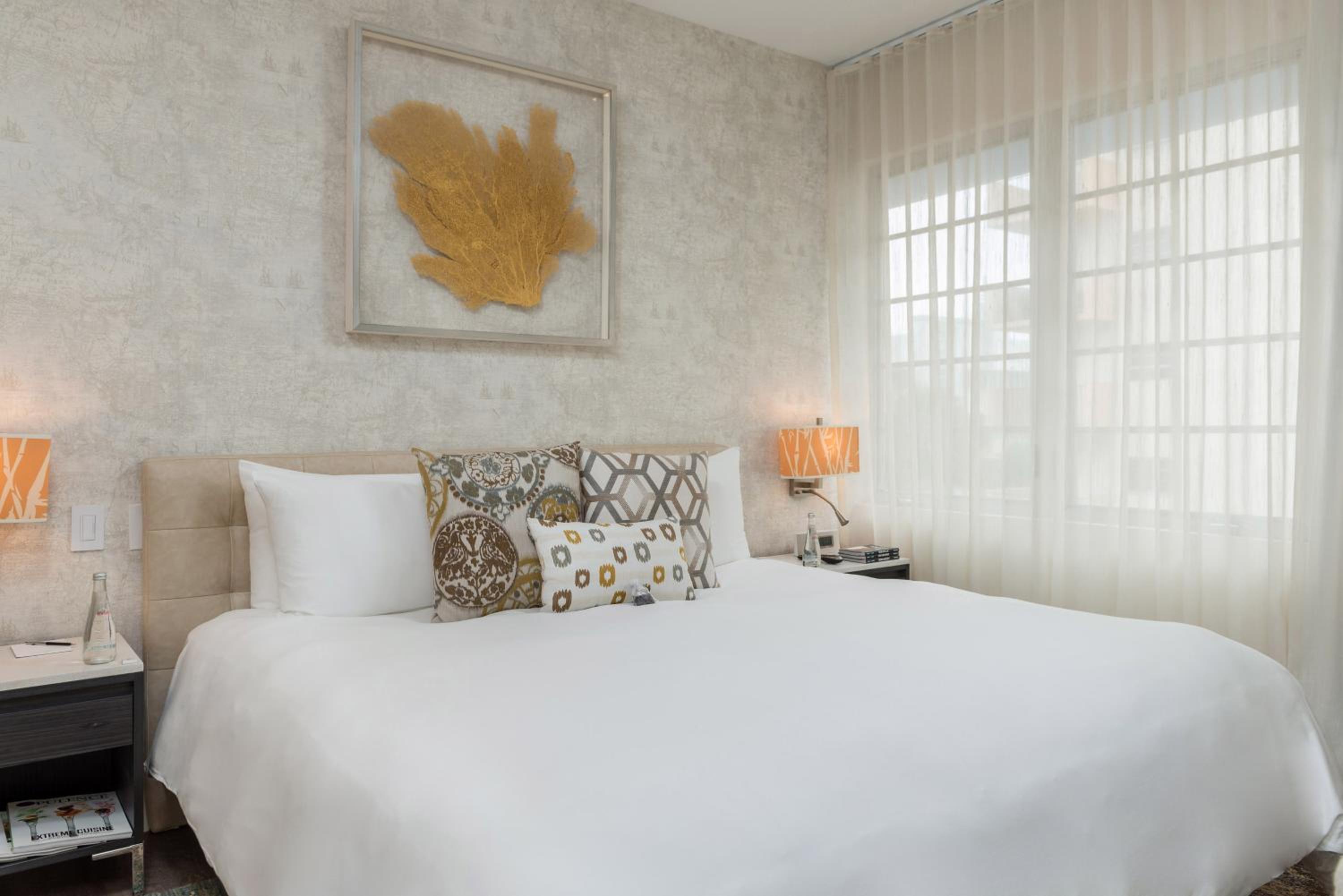 Deluxe Suite - Photo 8