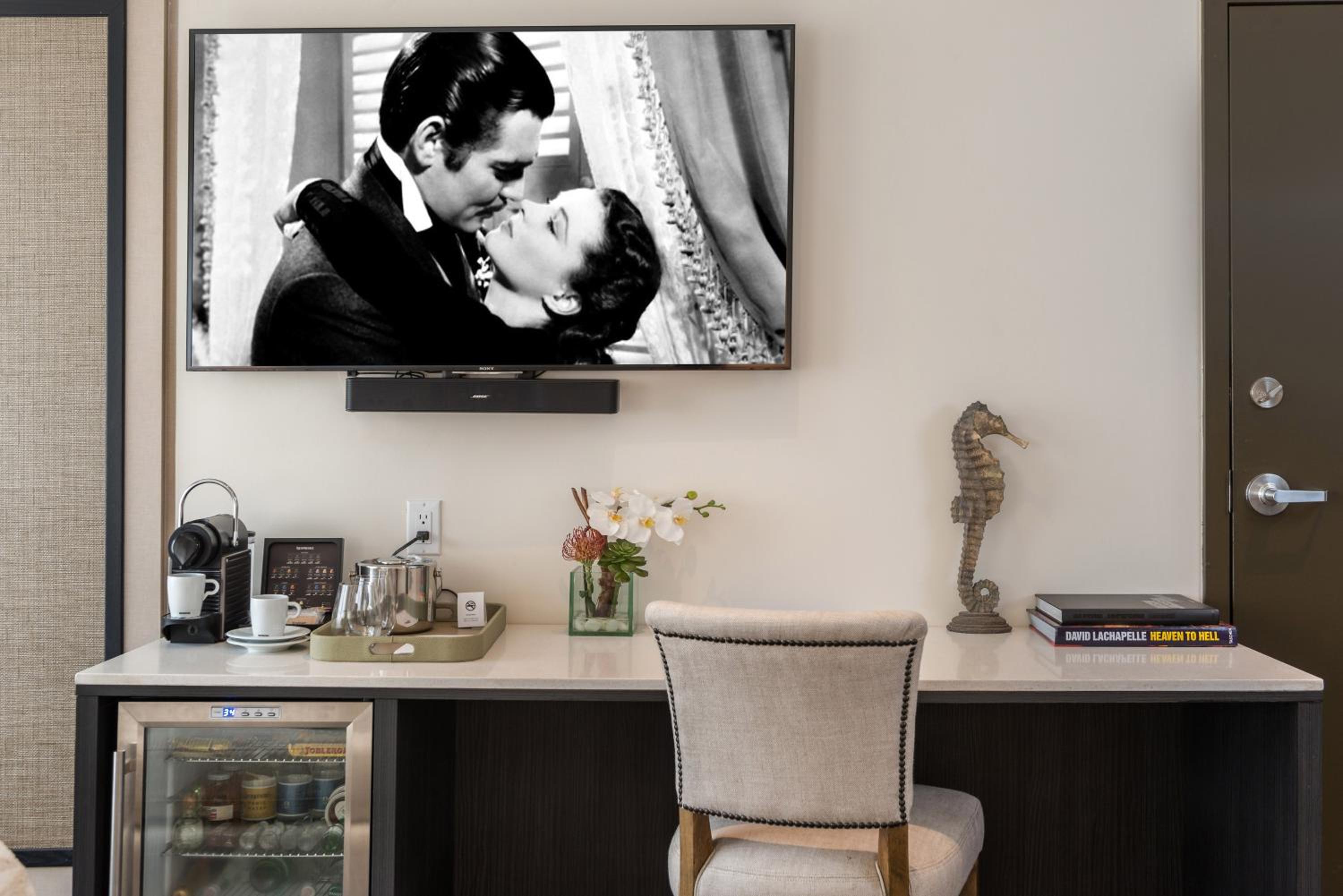 Deluxe Suite - Photo 16