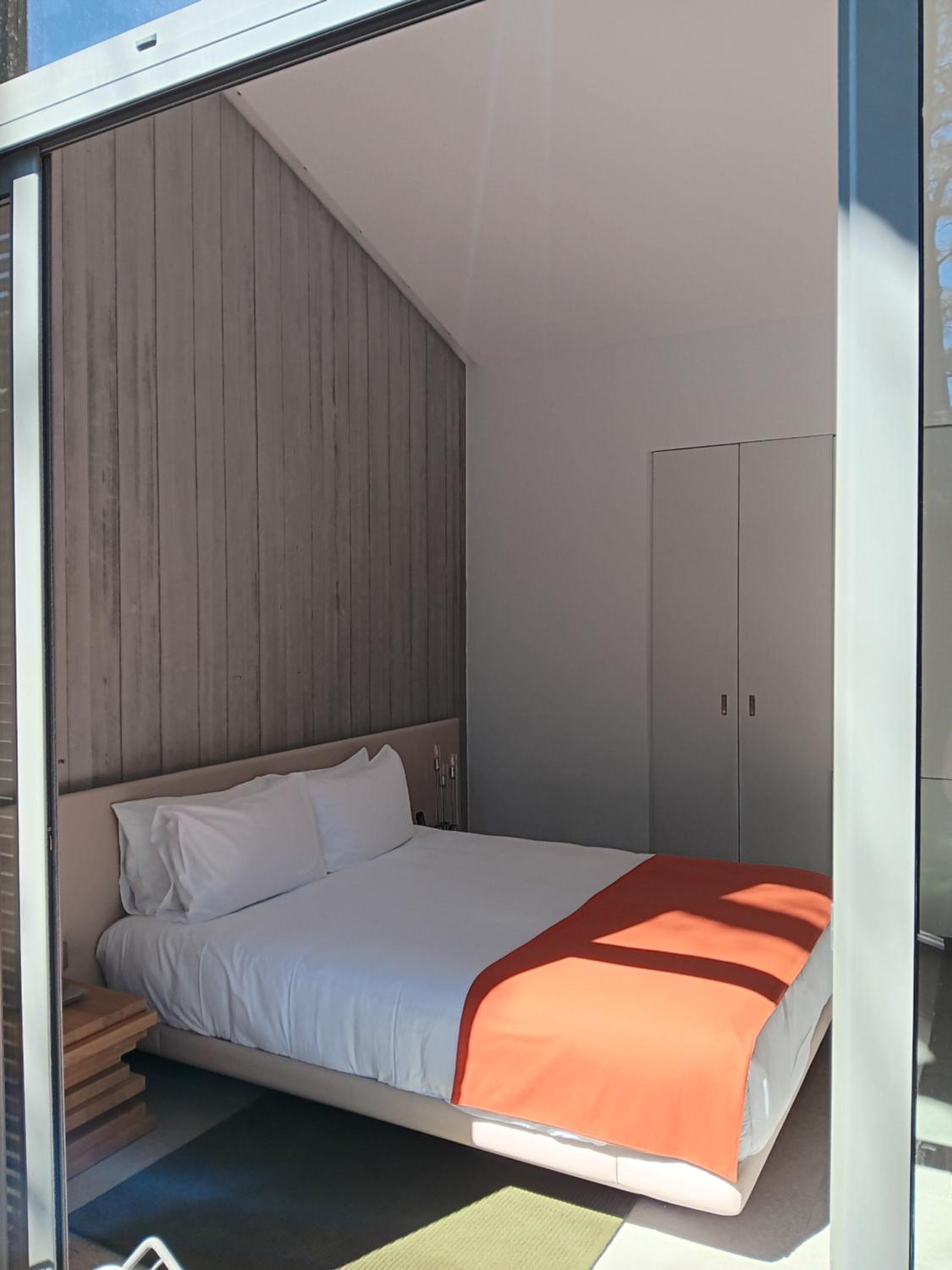 Double Room Double Room