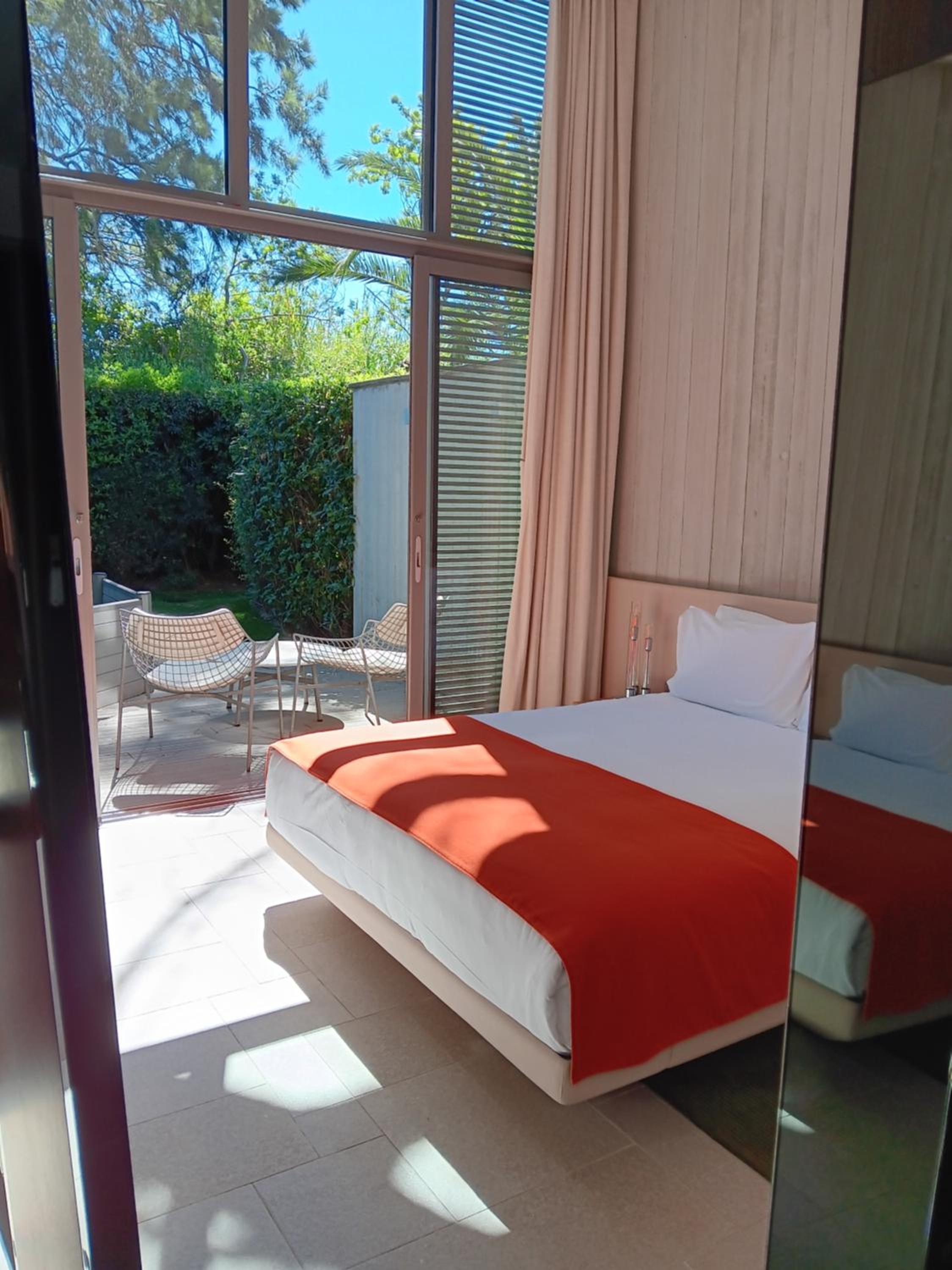Double Room Double Room