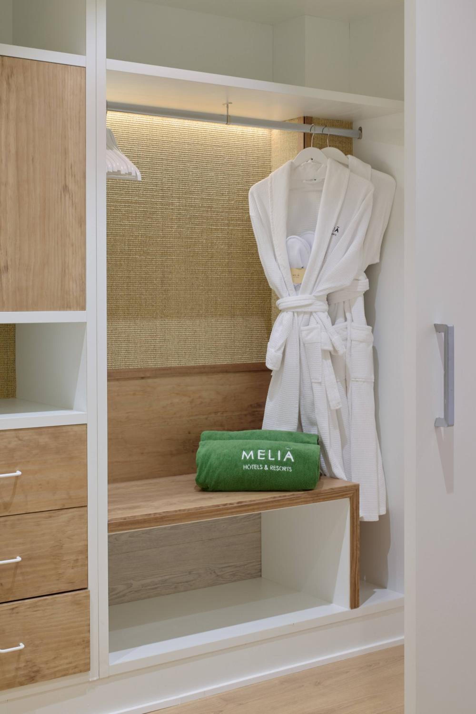 The Level Suite Solarium Sea View