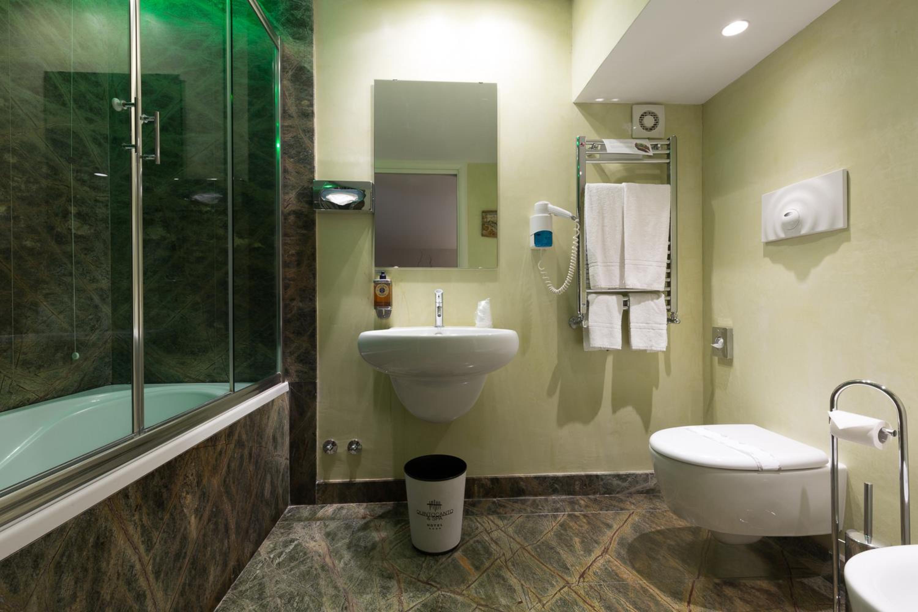 Deluxe Double Room - Photo 7