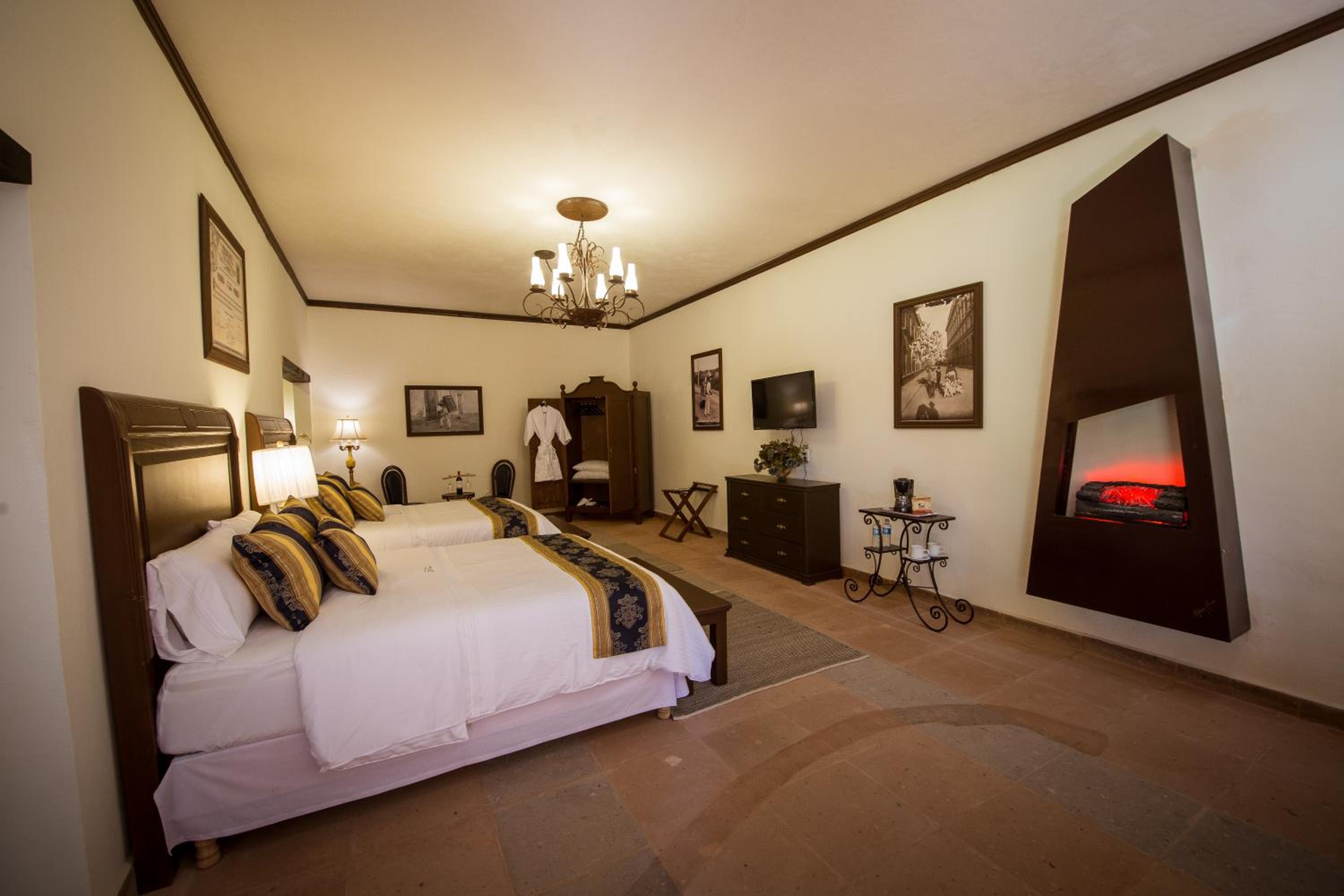 Deluxe Suite