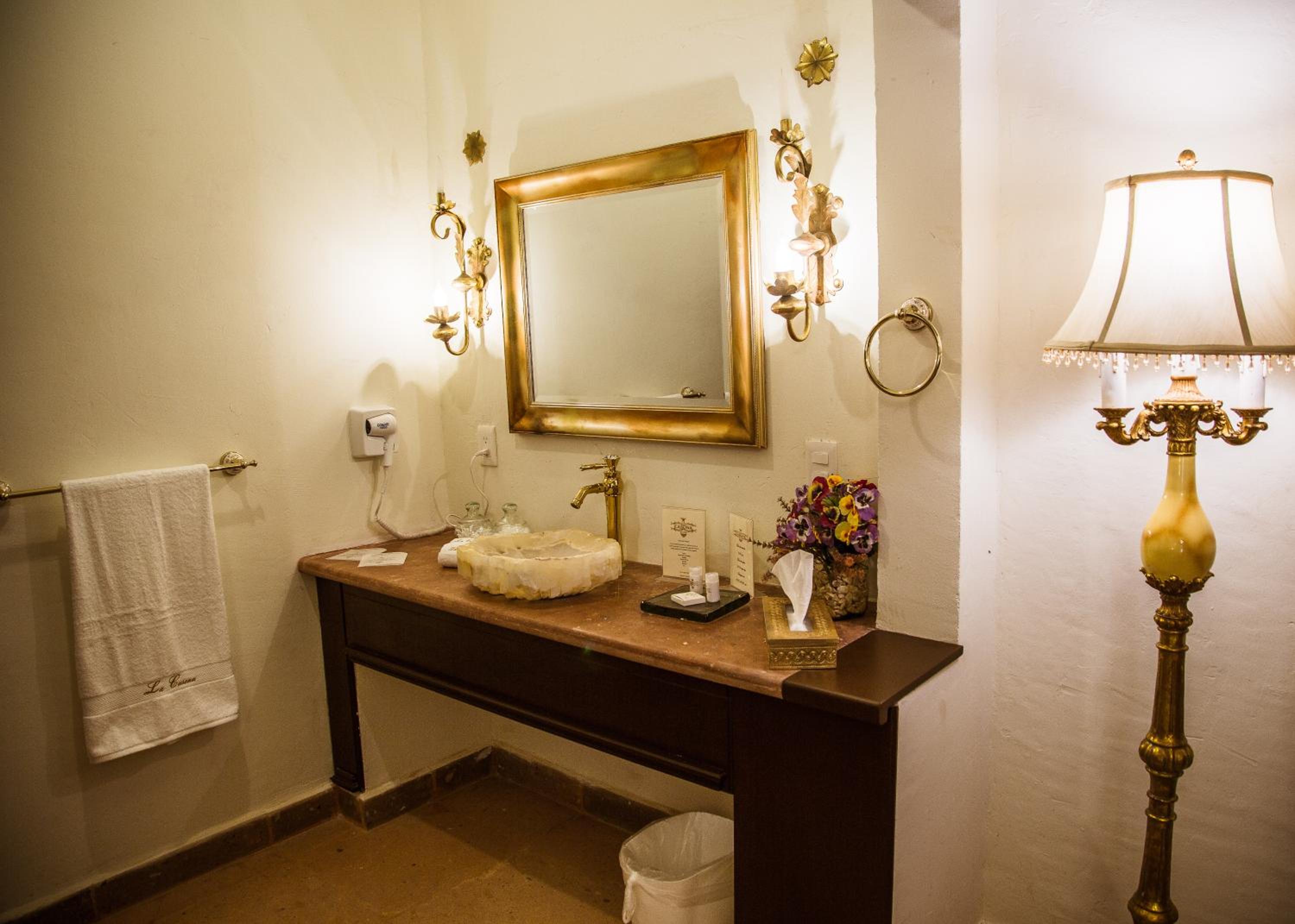 Deluxe Suite photo 2