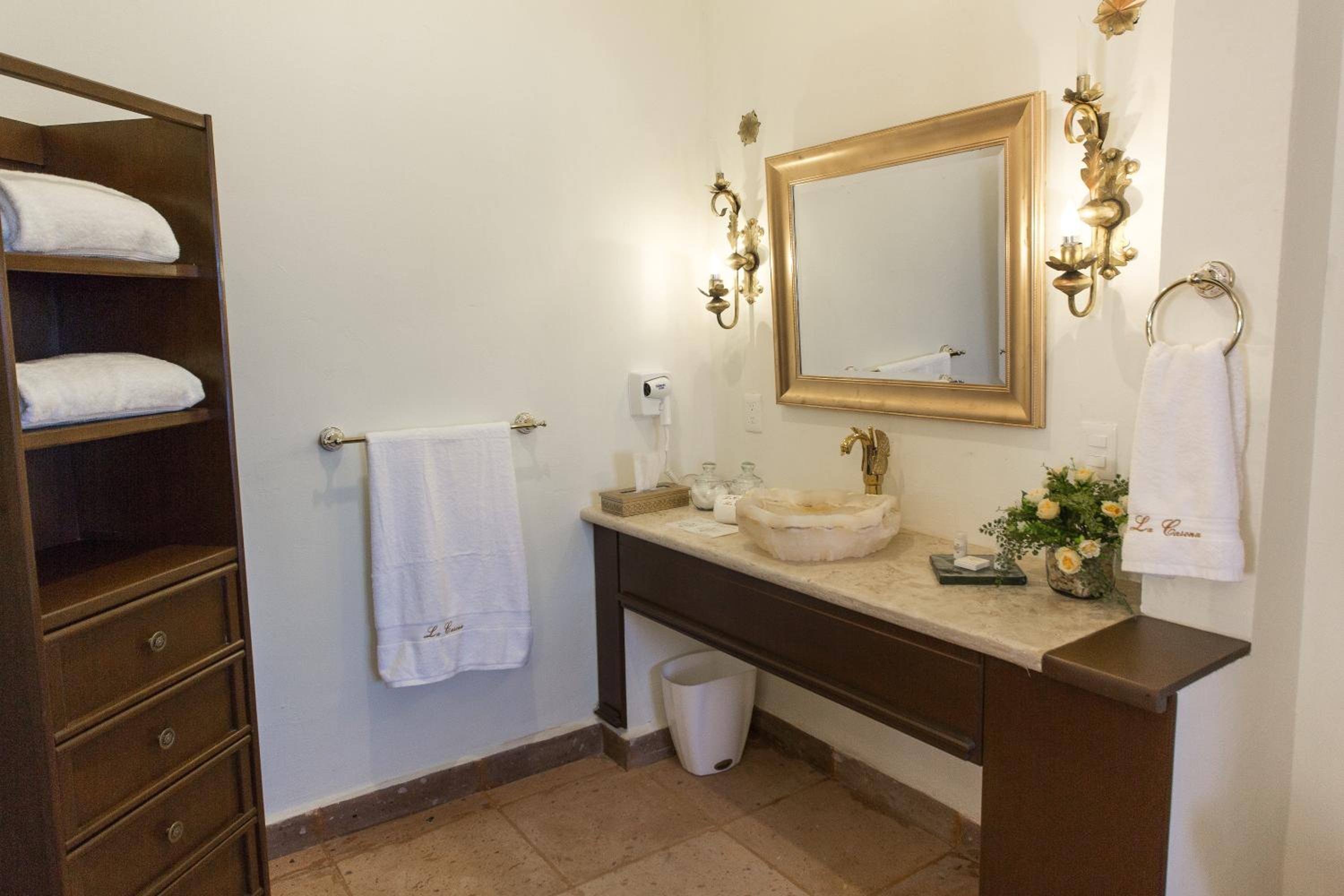 Deluxe Suite photo 3