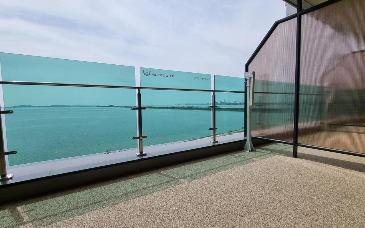 Ocean View - Queen Bed + Single Bed Terrace  - Photo 6