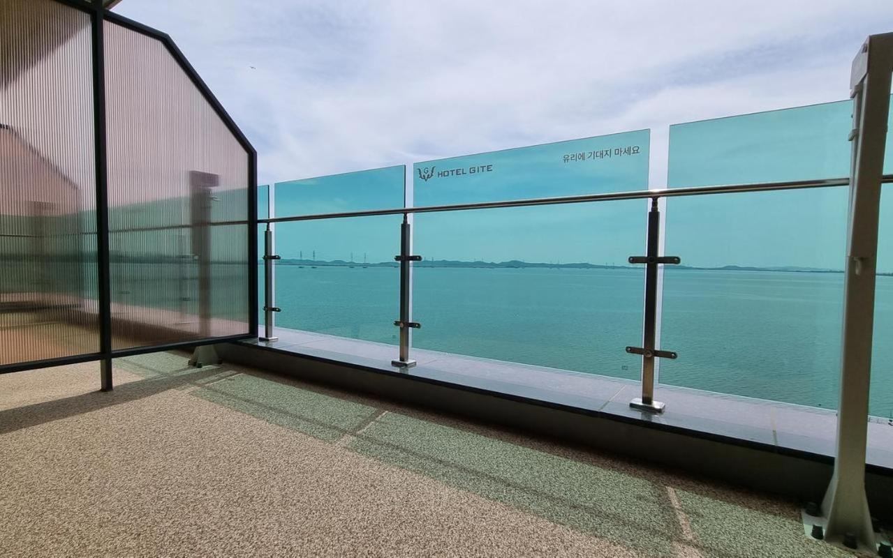 Ocean View - Queen Bed + Single Bed Terrace  - Photo 7