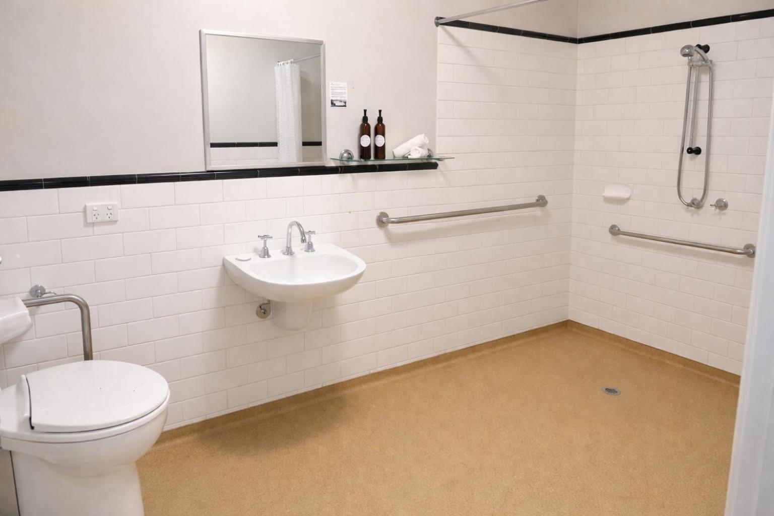 Queen Room - Disability Access
