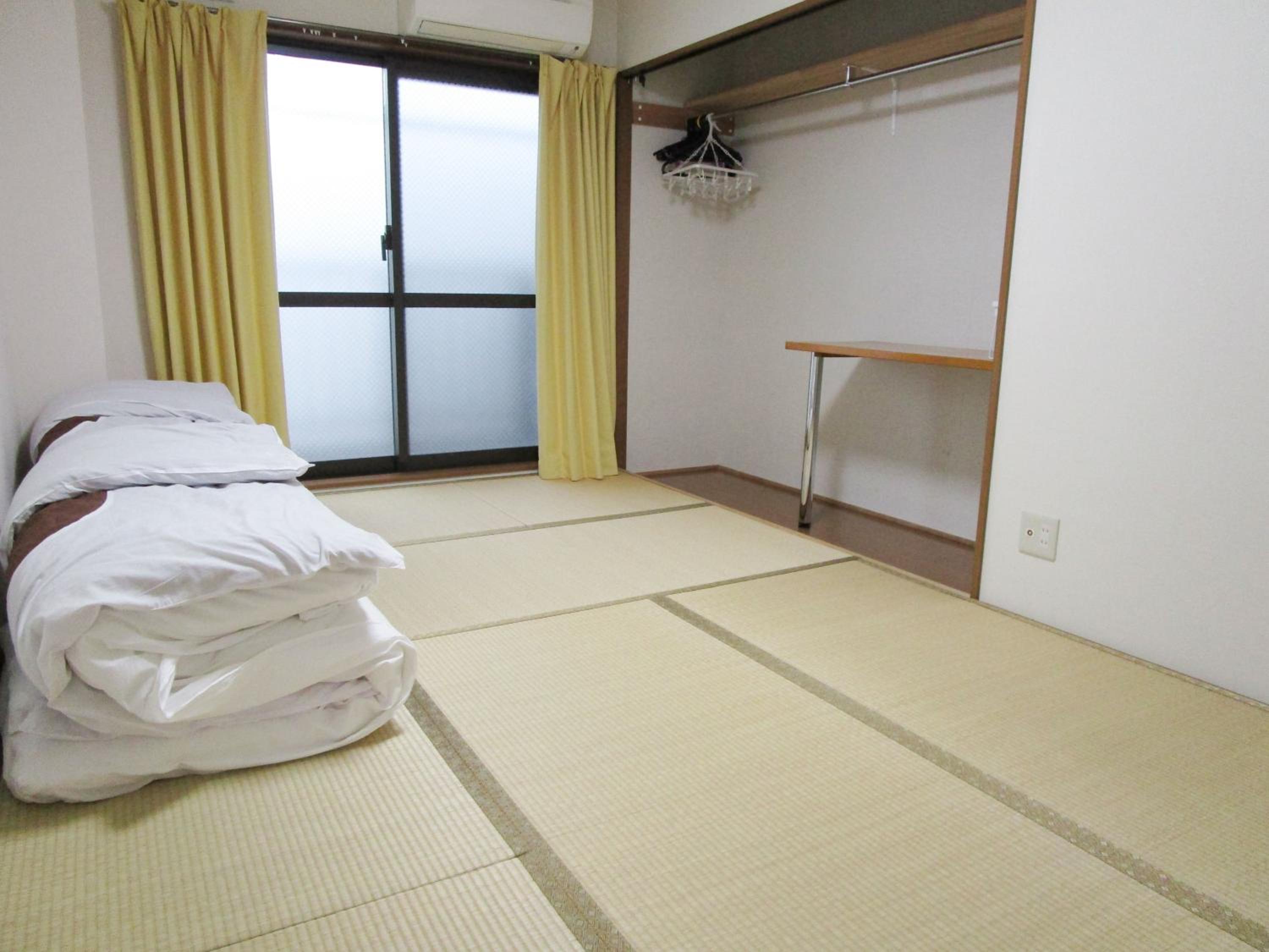 Japanese-Style Standard Room with Shared Bathroom photo 3