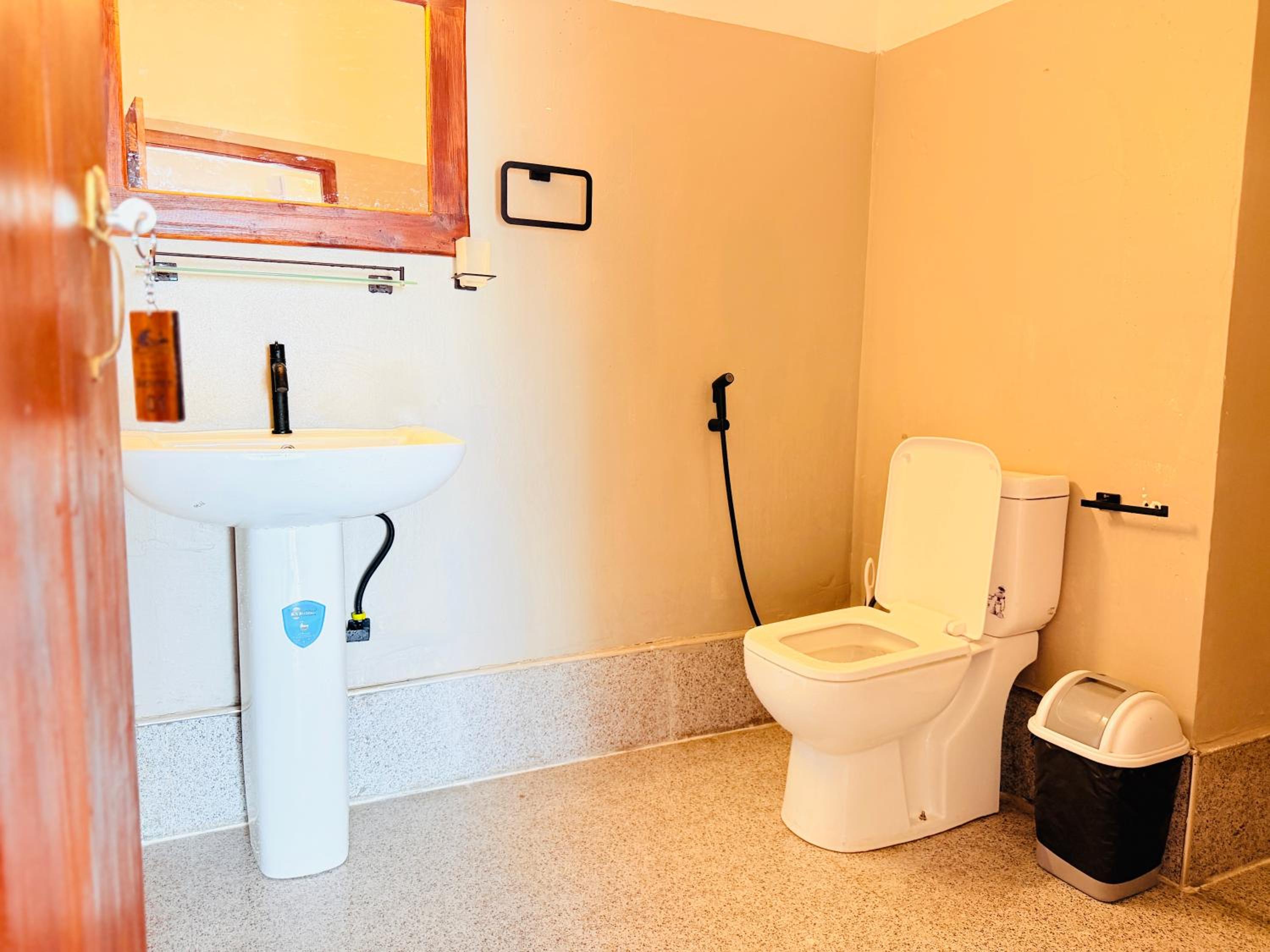 Deluxe Double Room with Balcony and Sea View photo 2