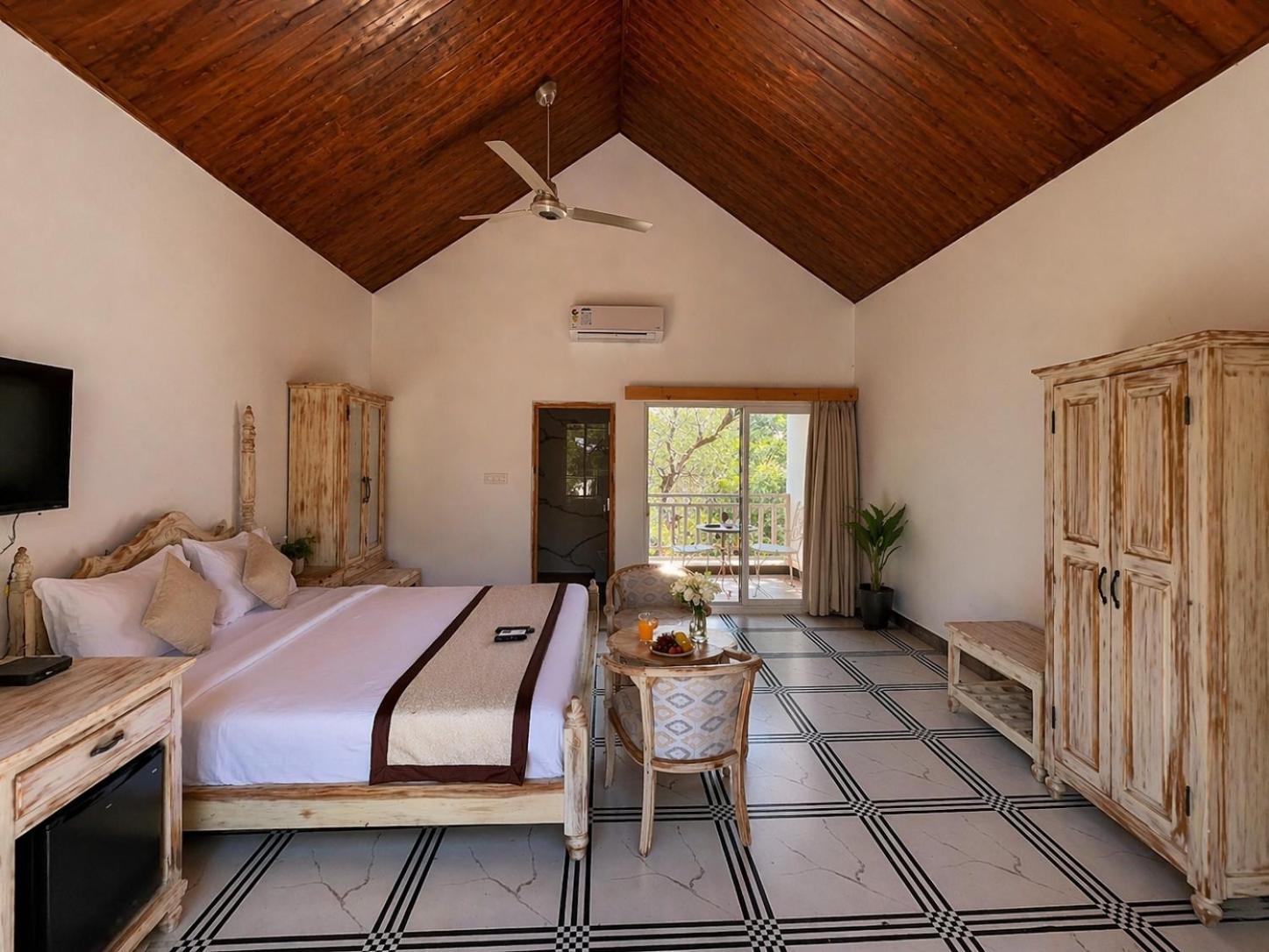 Suite with Mountain View - Photo 2
