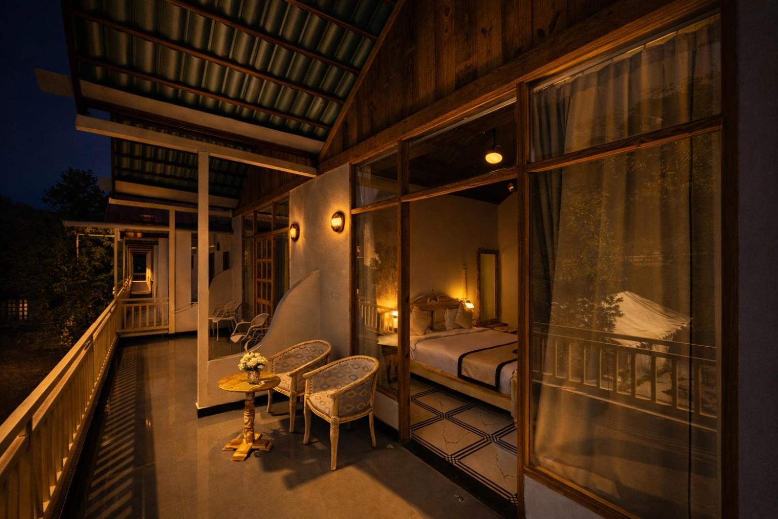Suite with Mountain View - Photo 7