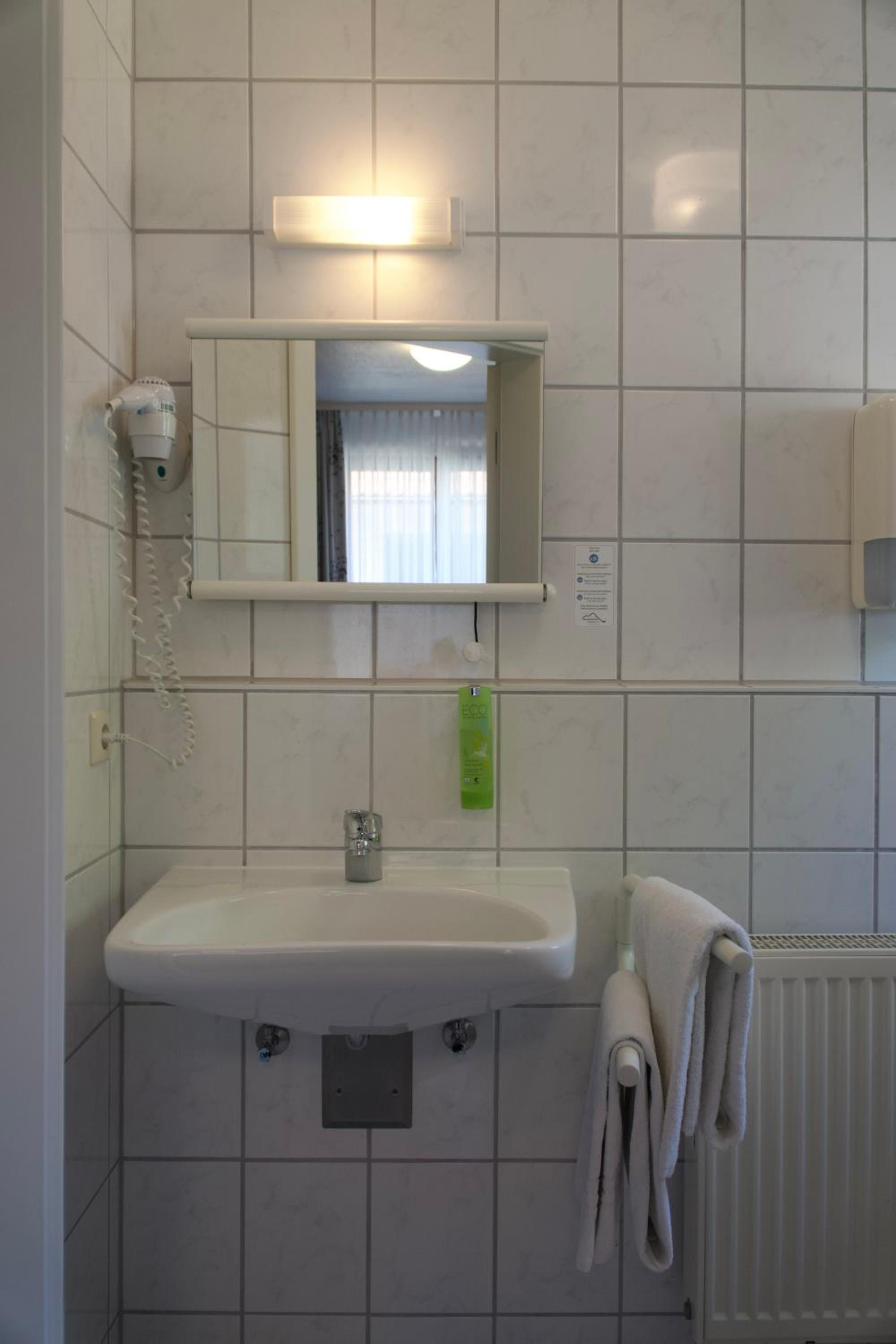 Double Room - Disability Access photo 2