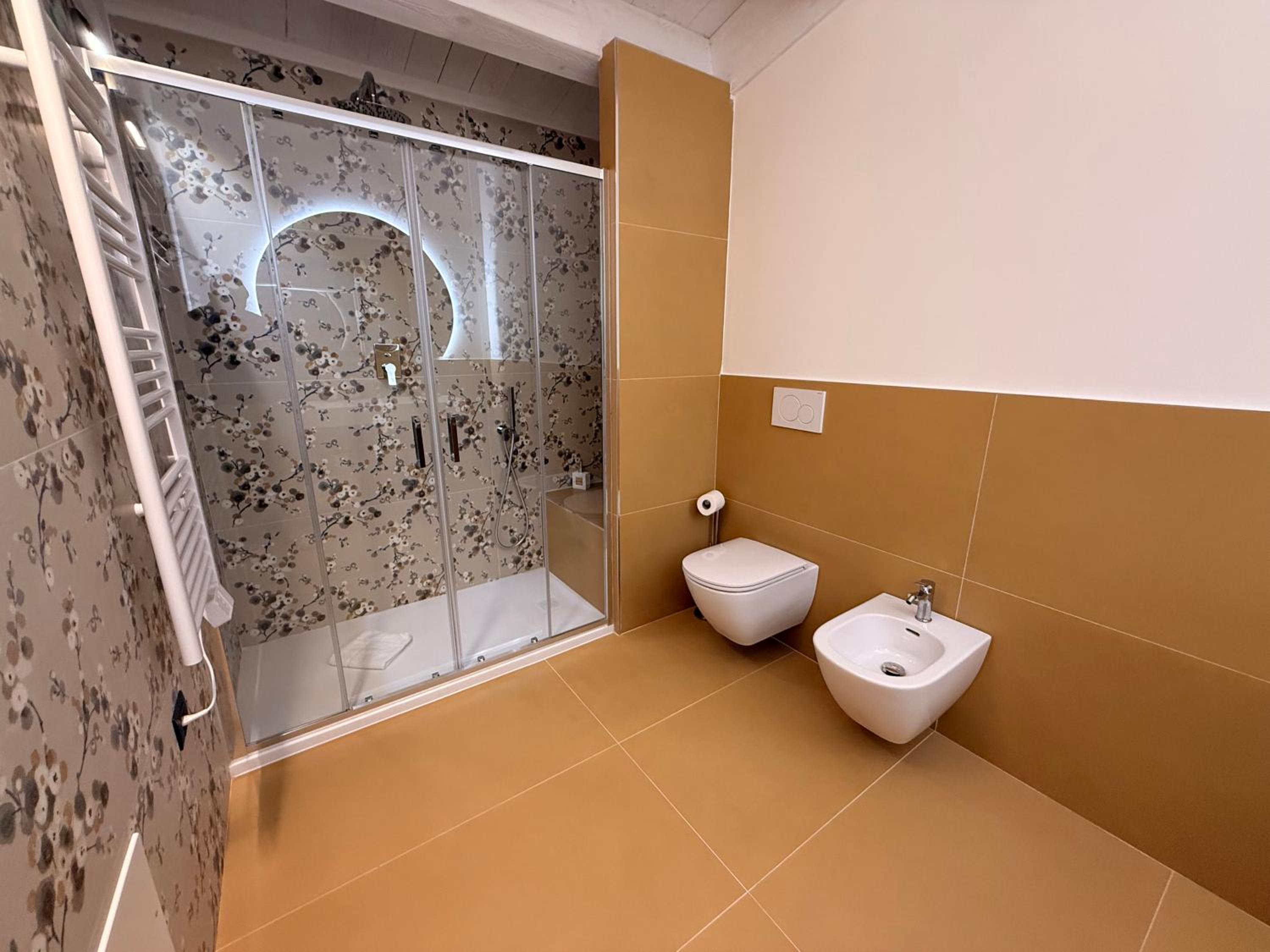 King Suite with Spa Bath photo 3