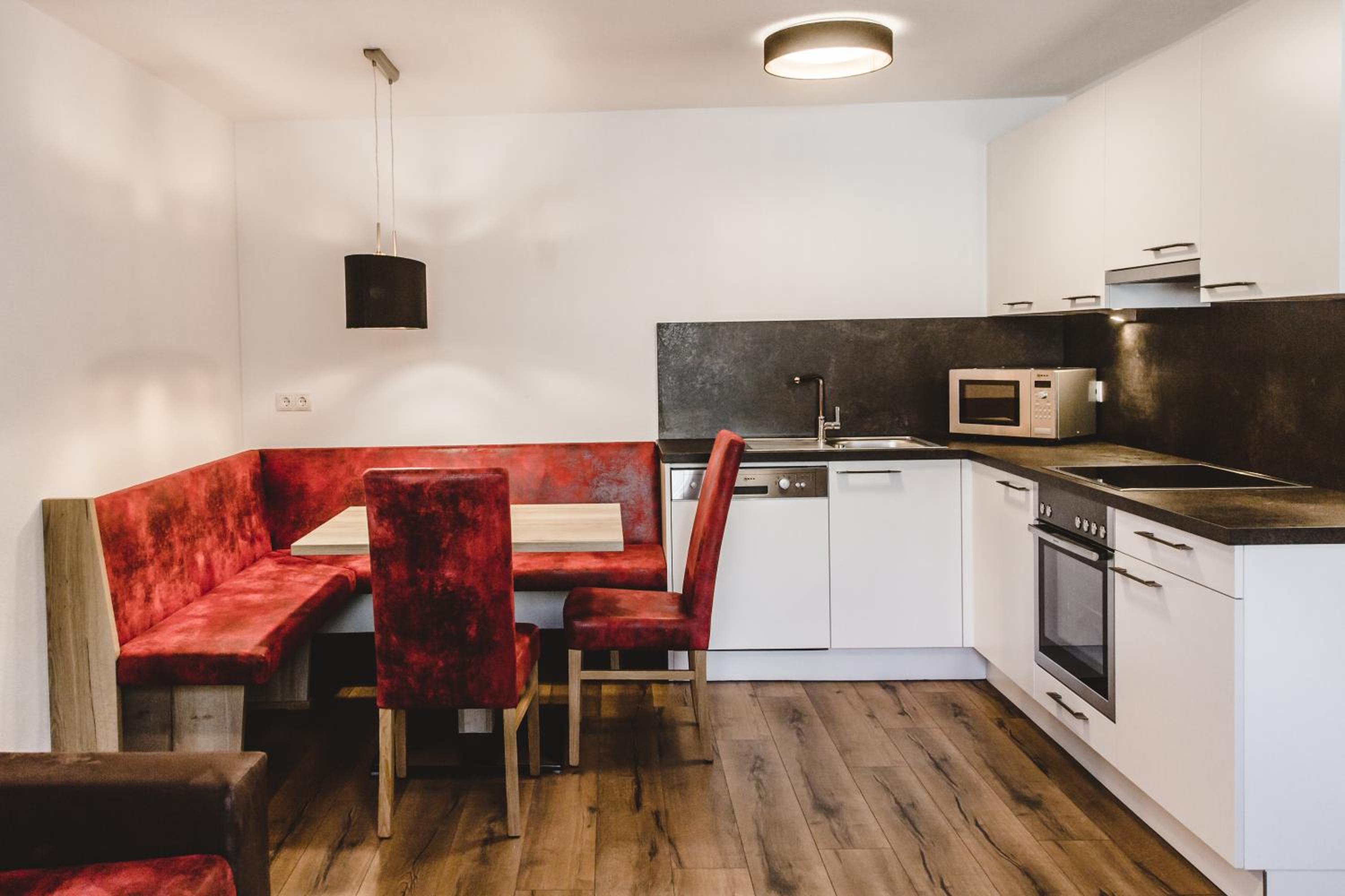 One-Bedroom Apartment with Balcony - 4