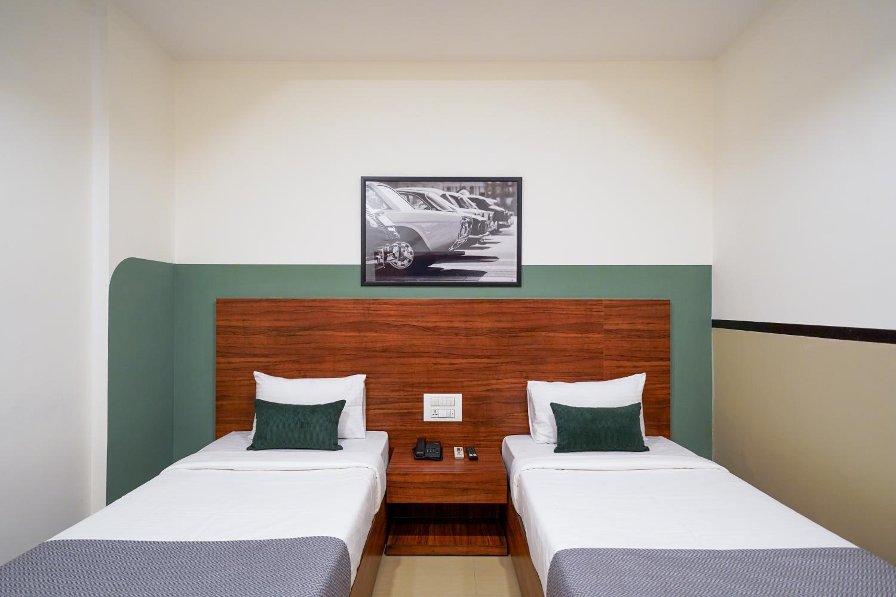 Deluxe Twin Room photo 2