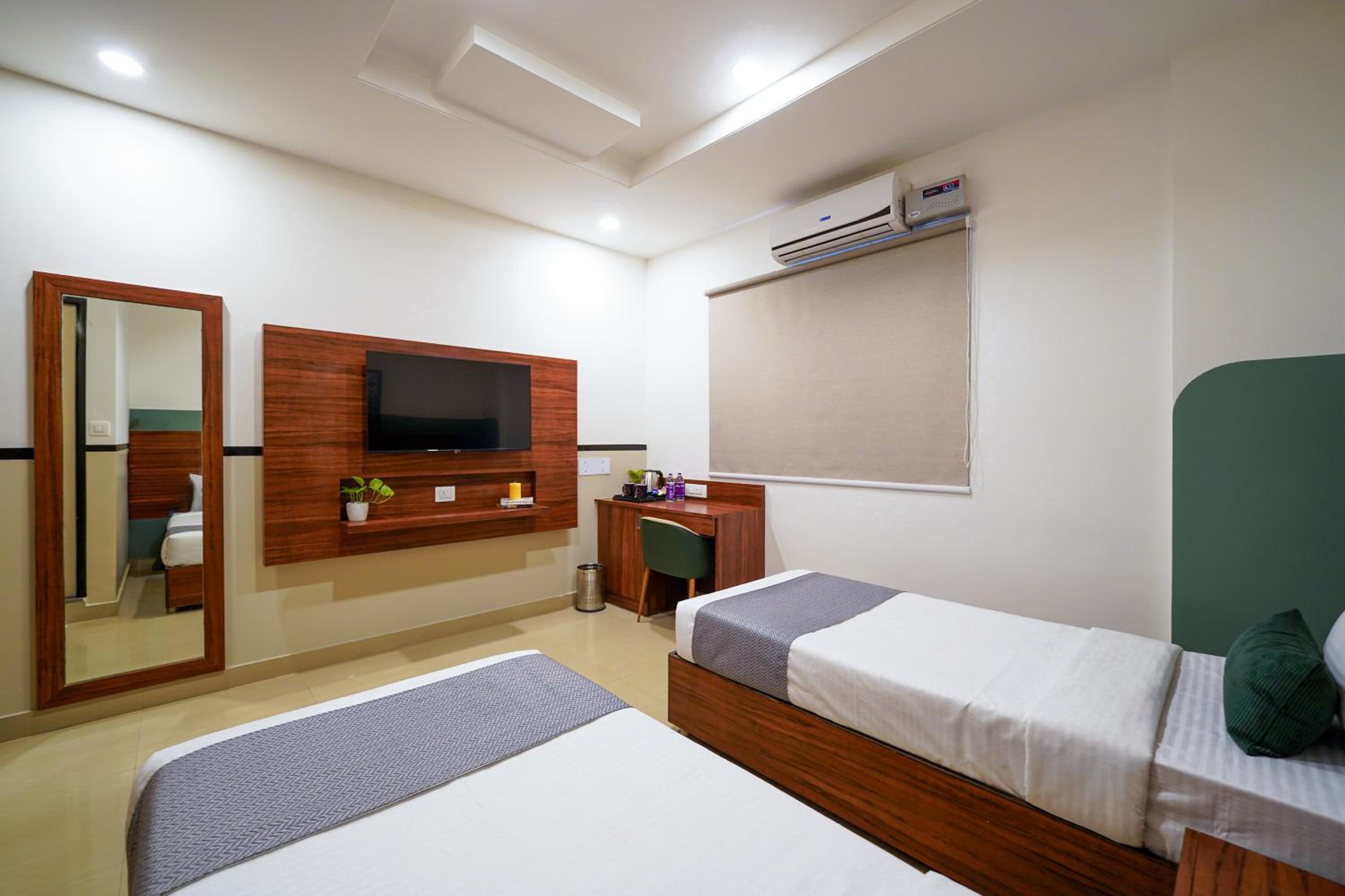 Deluxe Twin Room photo 3
