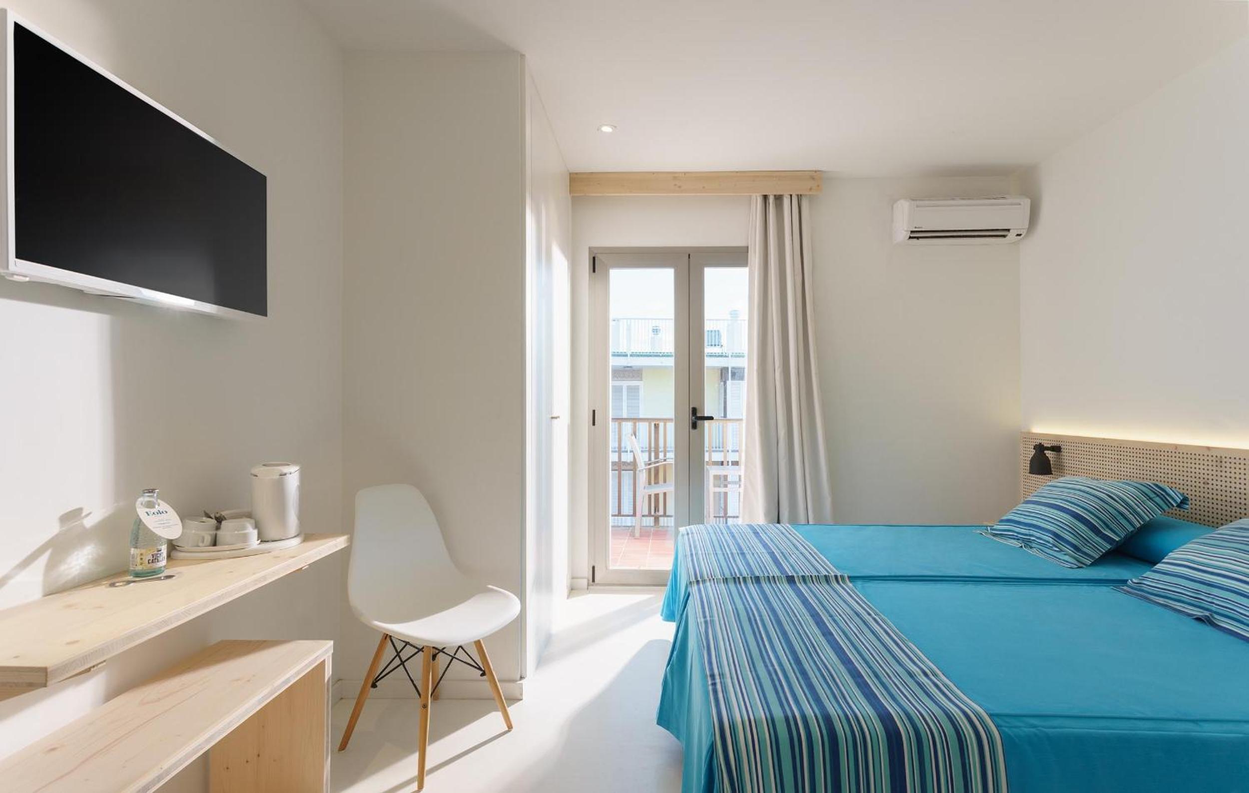 Habitación Doble o con Dos Camas con Balcón y Vista al Mar