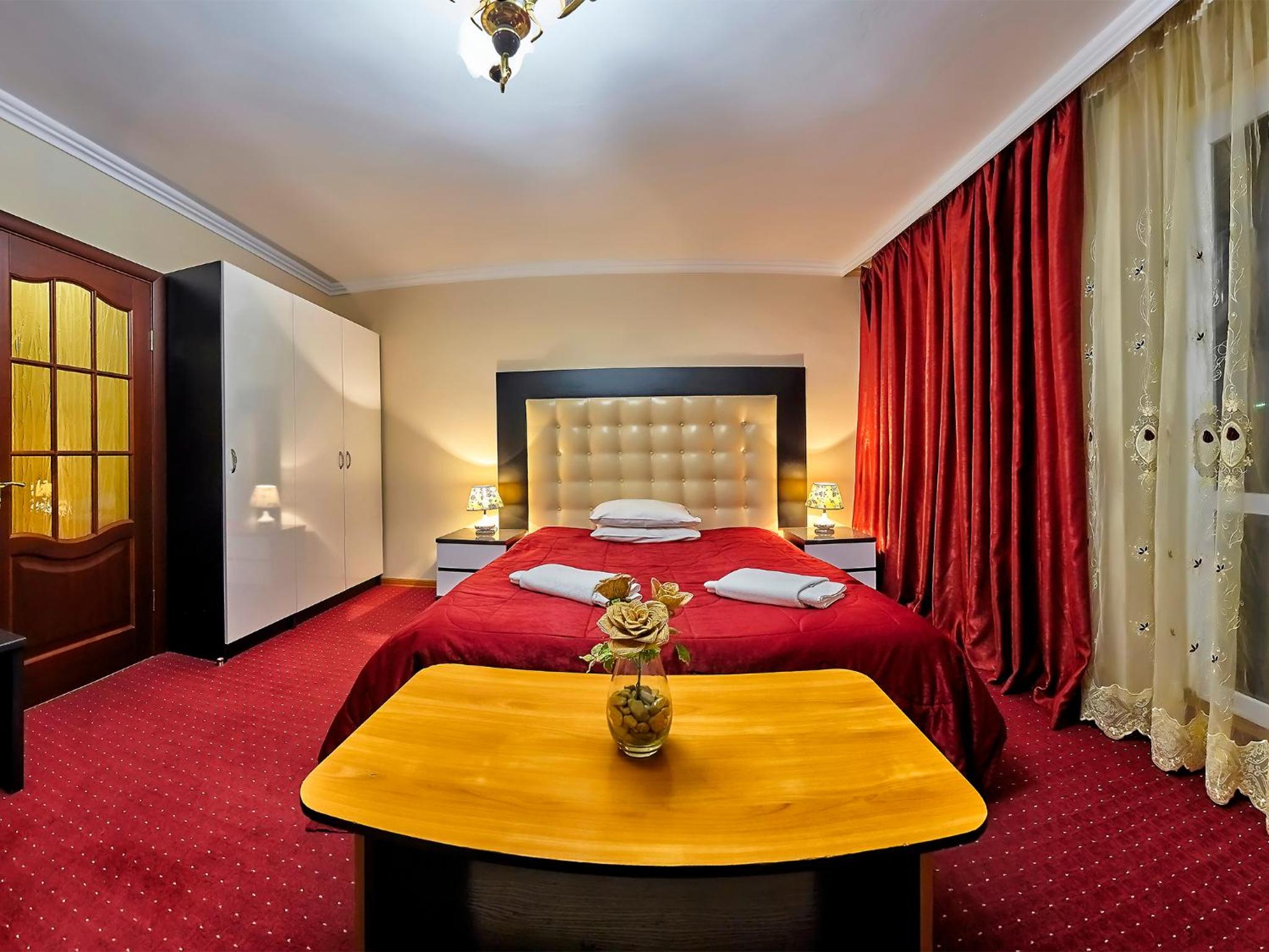 One-Bedroom Suite photo 1