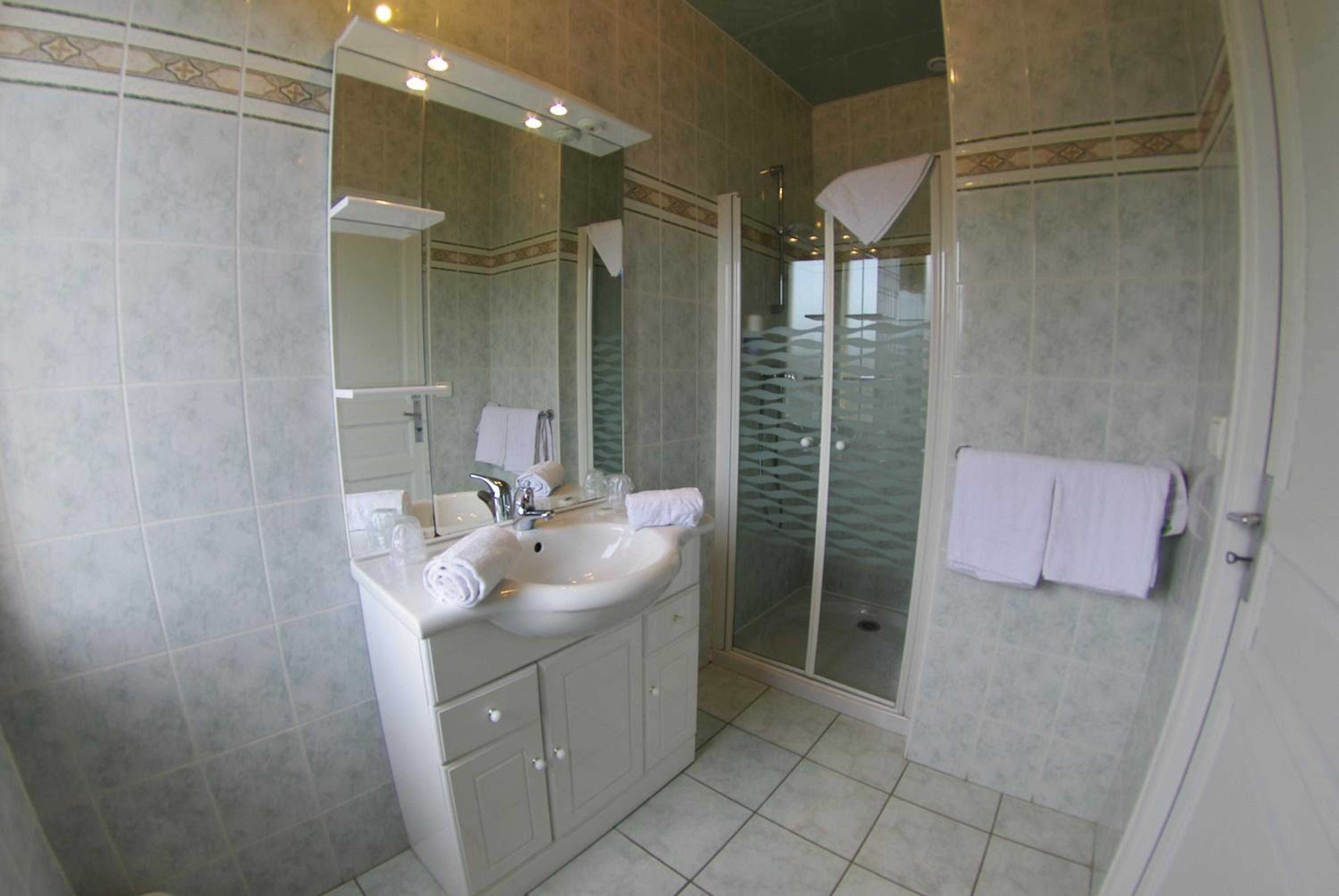 Double Room - Photo 12