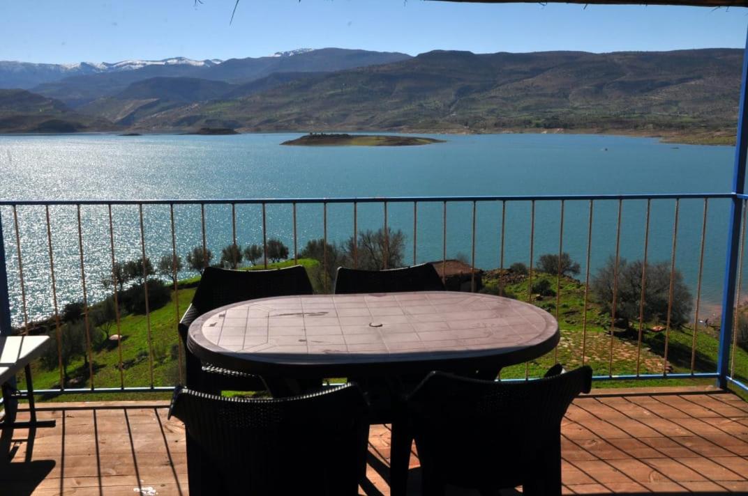 One-Bedroom Apartment with Lake View photo 1