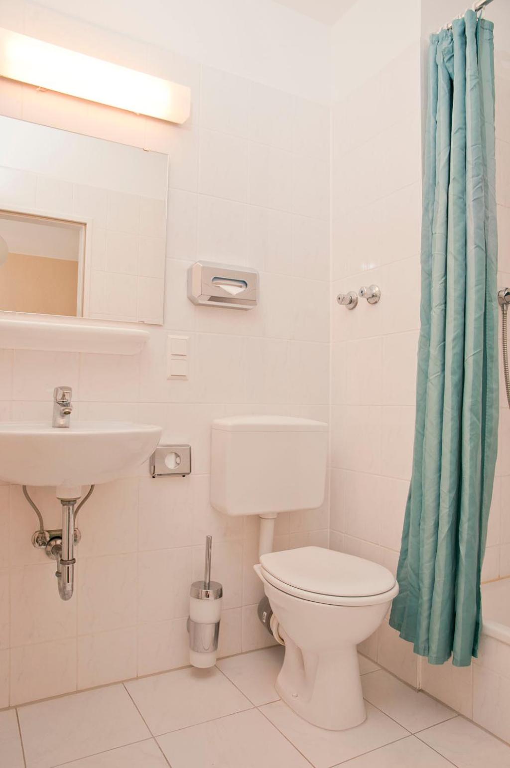 Budget Double Room photo 3
