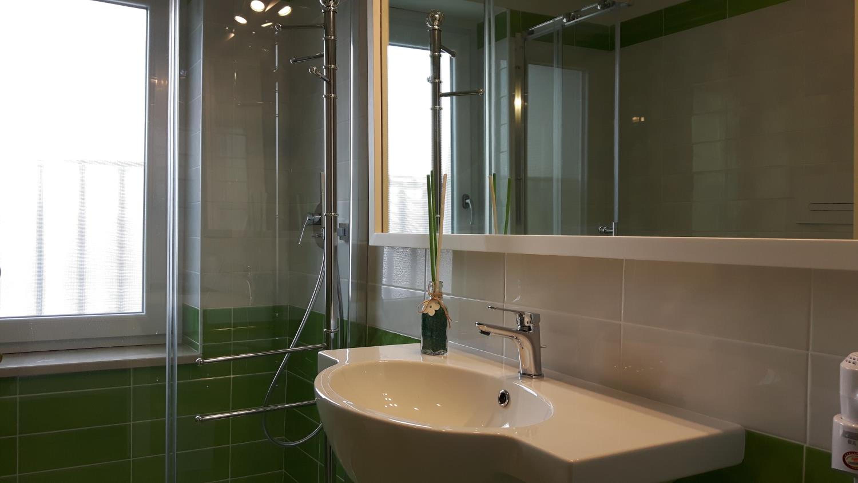 Double Room with Extra Bed - Photo 8