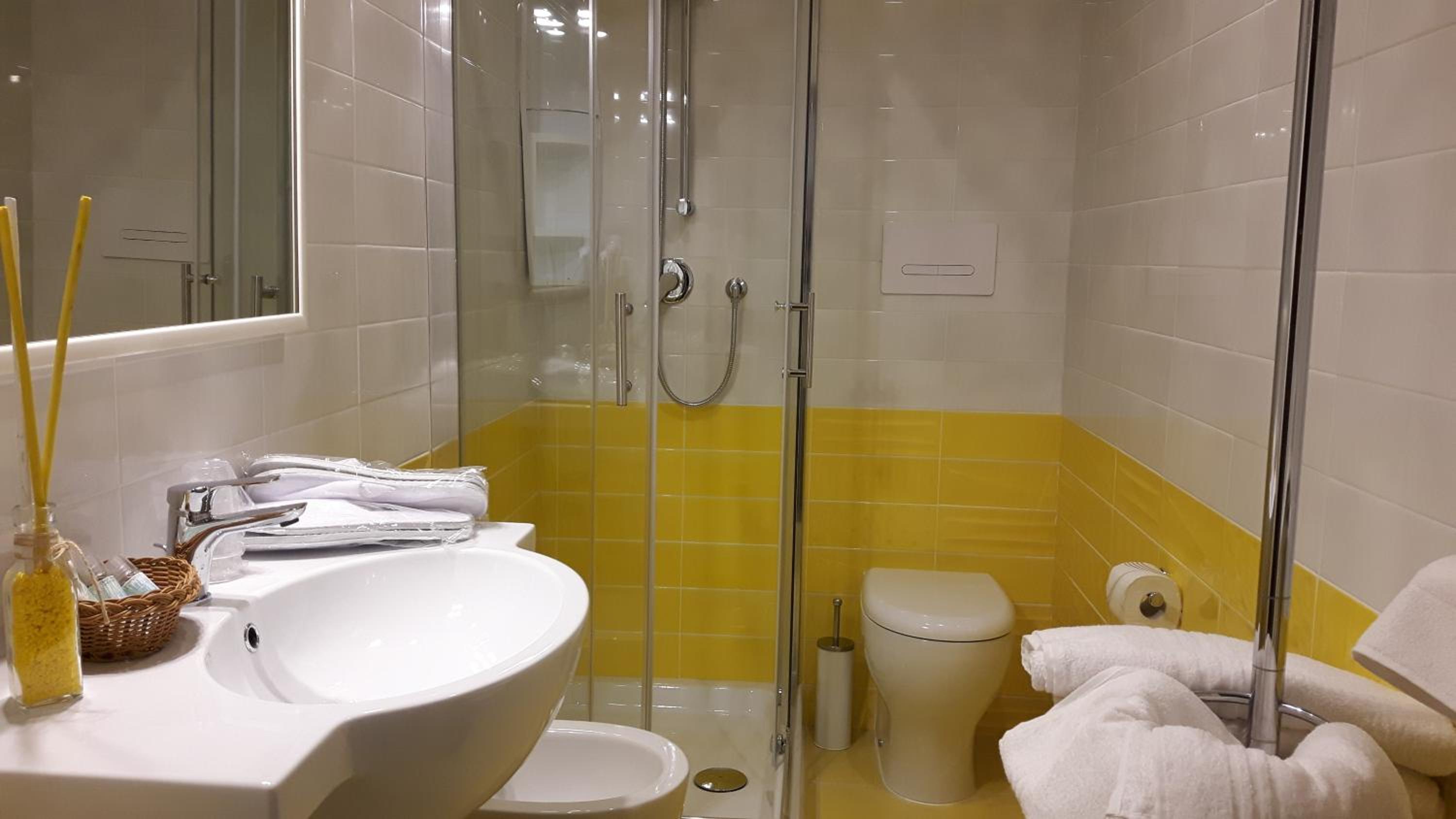 Double Room - Photo 3
