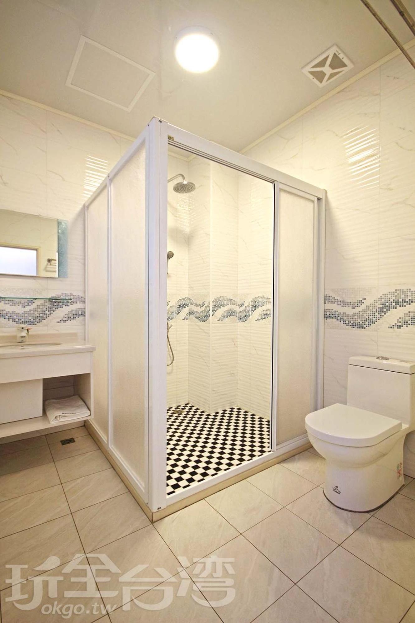 Deluxe Double Room with Side Sea View photo 3