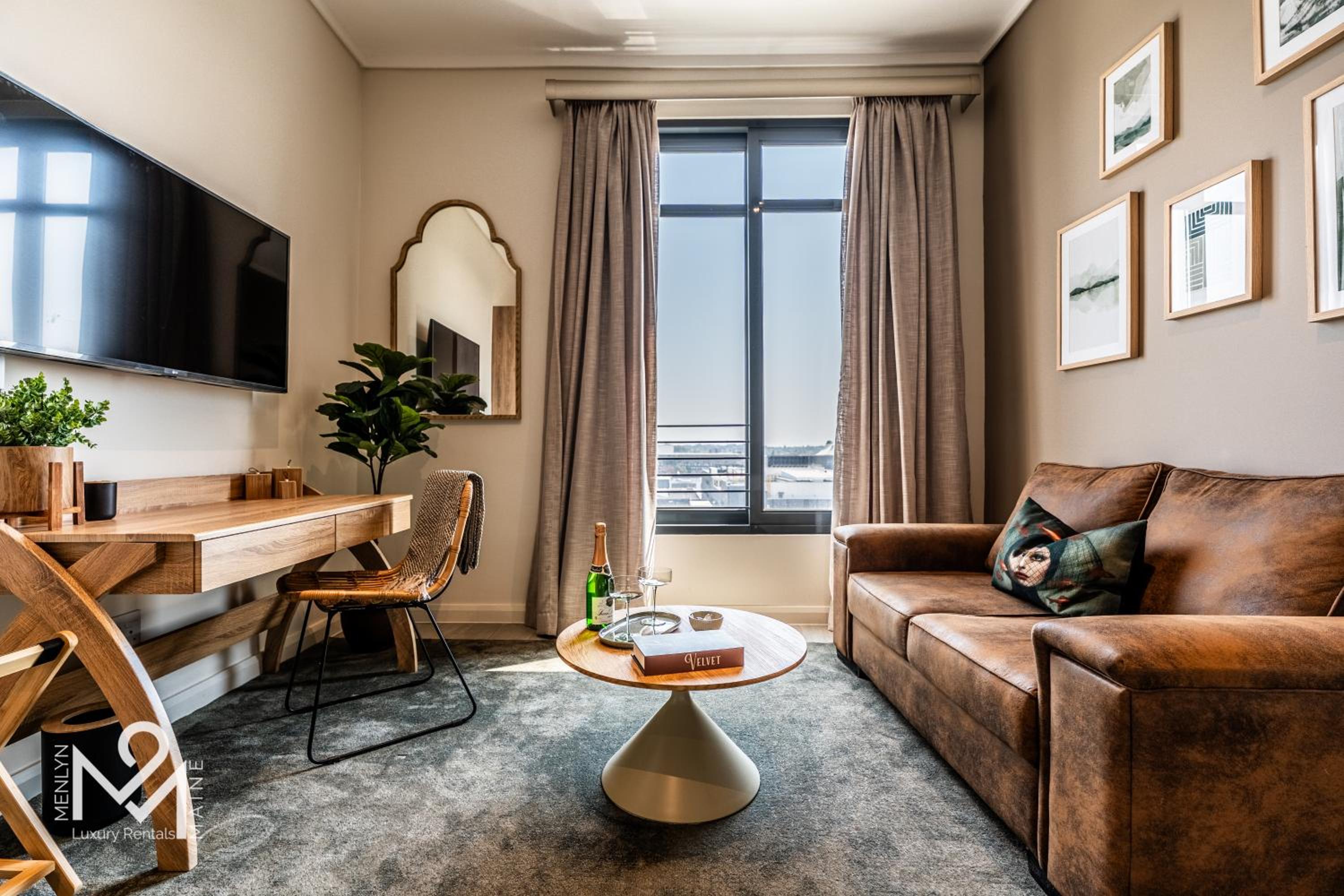 725 – Luxury Studio