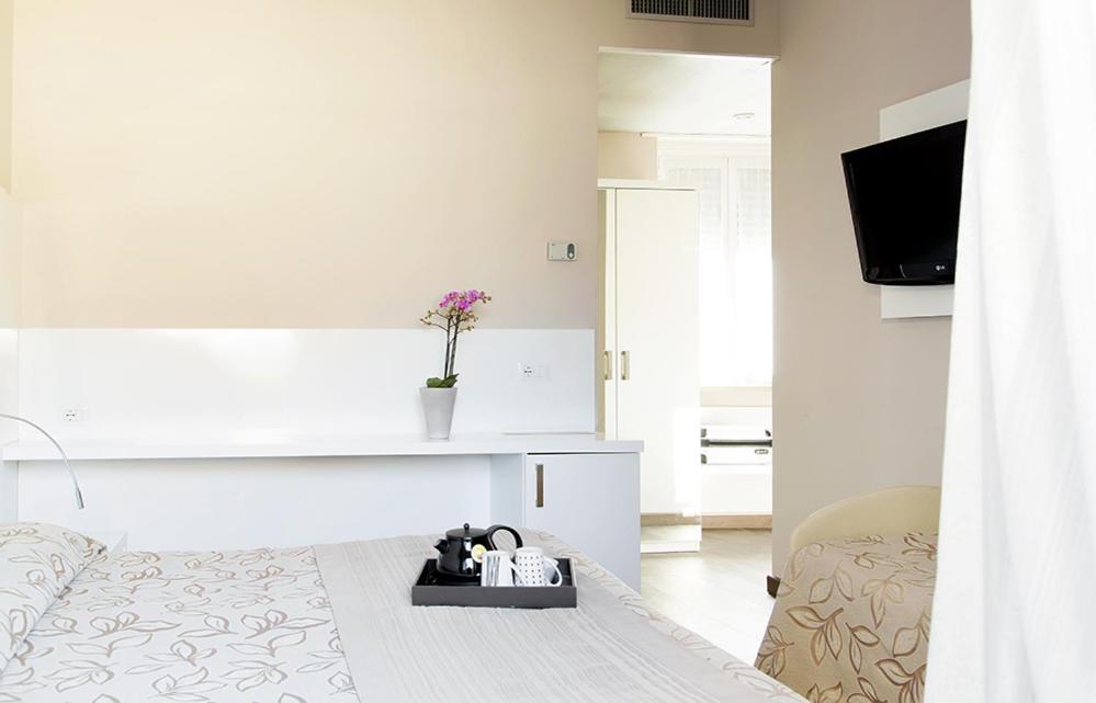 Triple Room - Photo 2