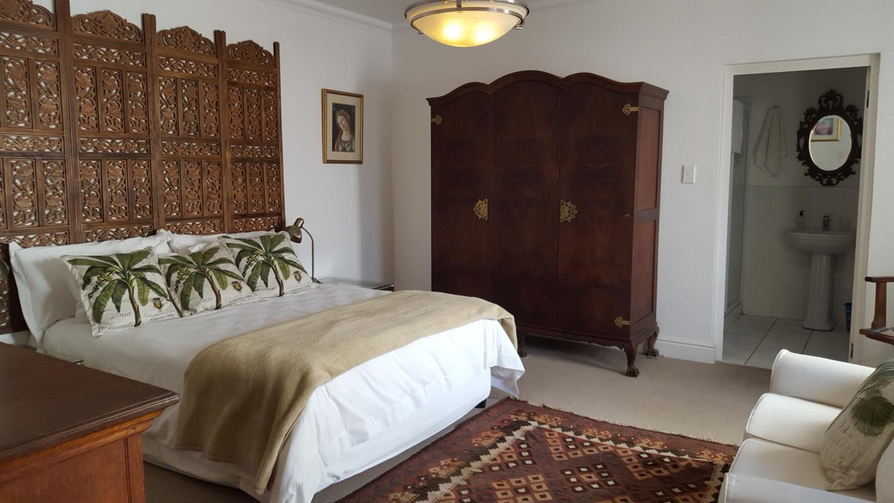 Suite - Photo 18