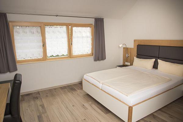 Standard Double Room photo 3