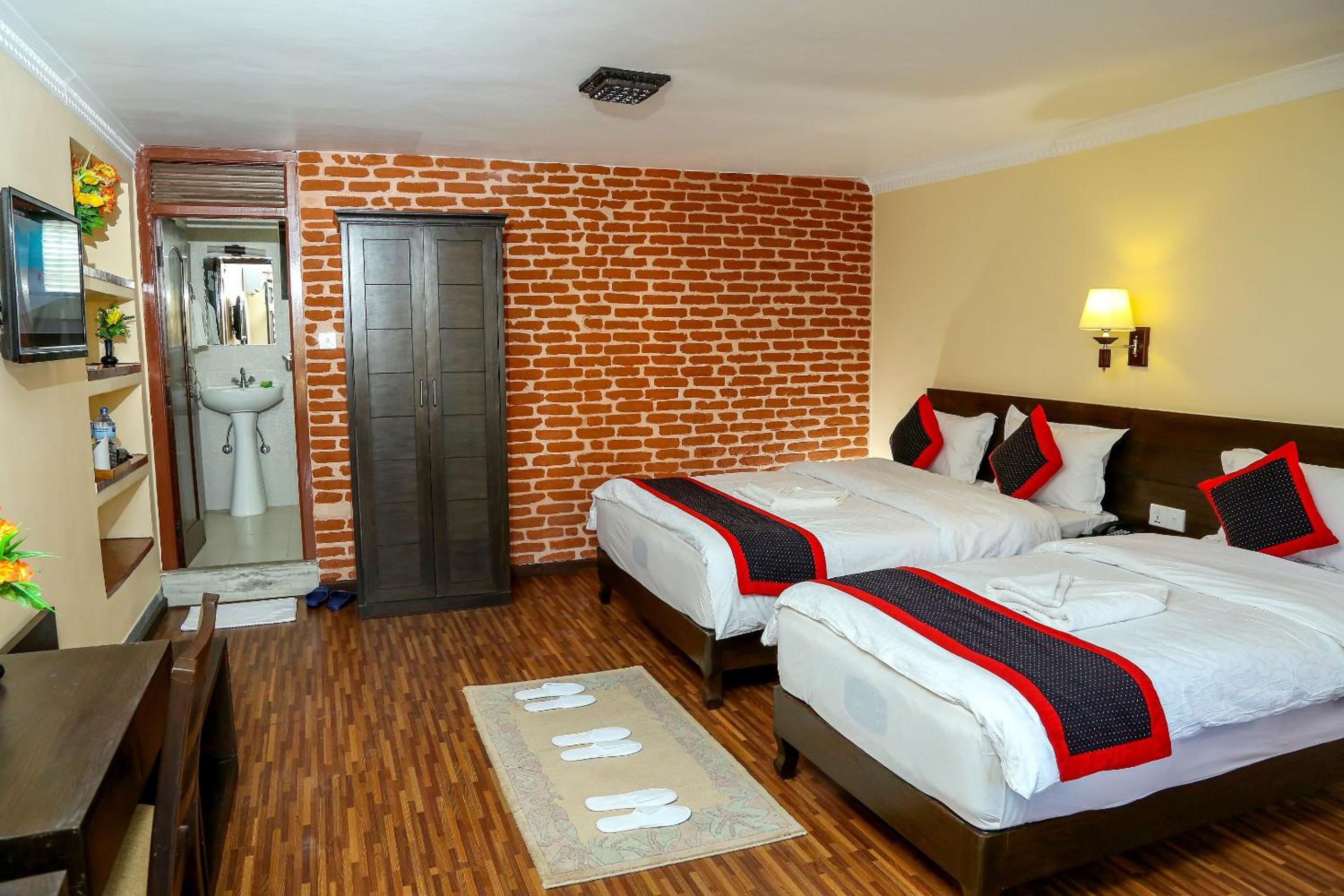 Deluxe Family Room