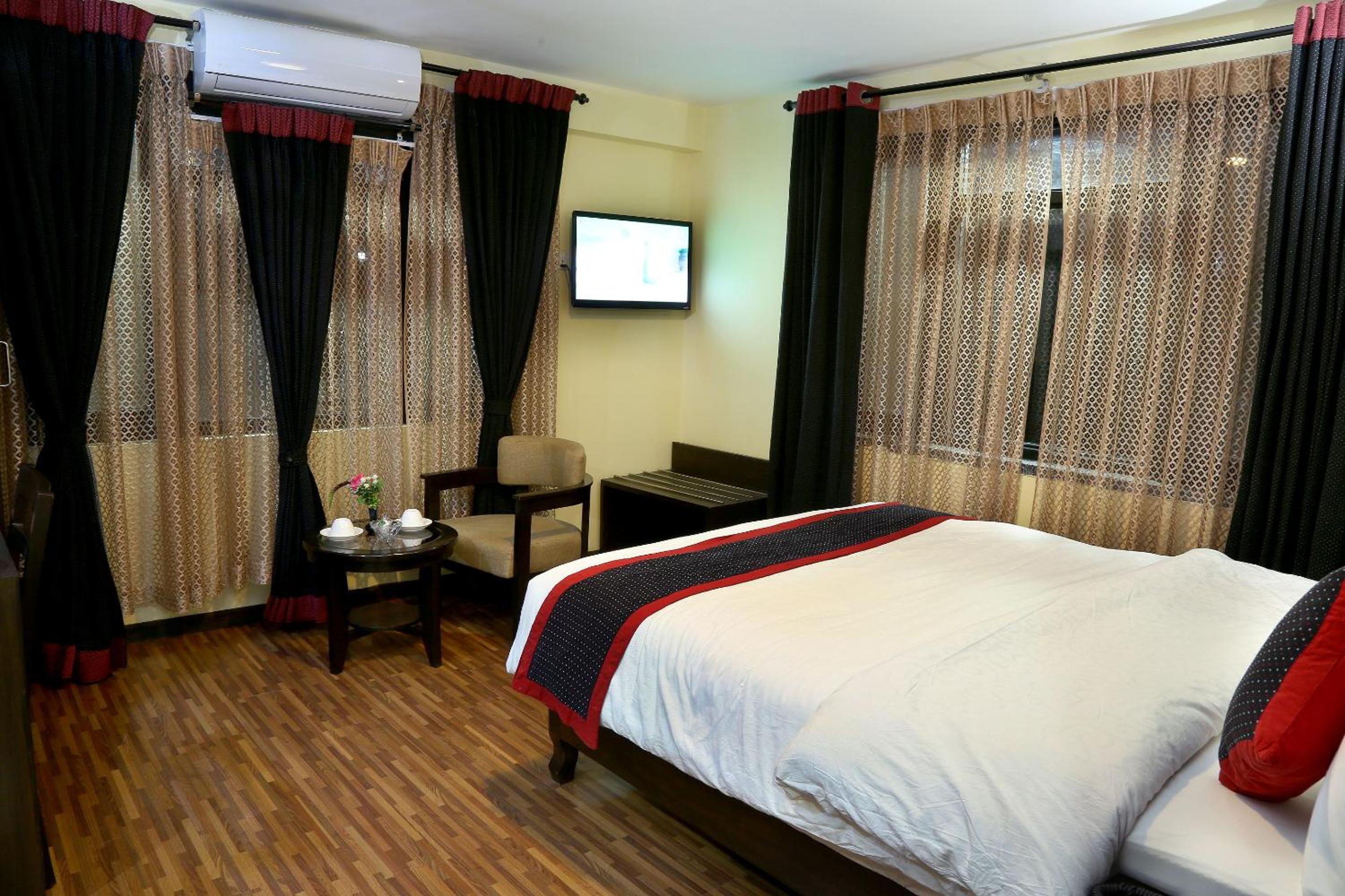 Deluxe Double or Twin Room photo 3