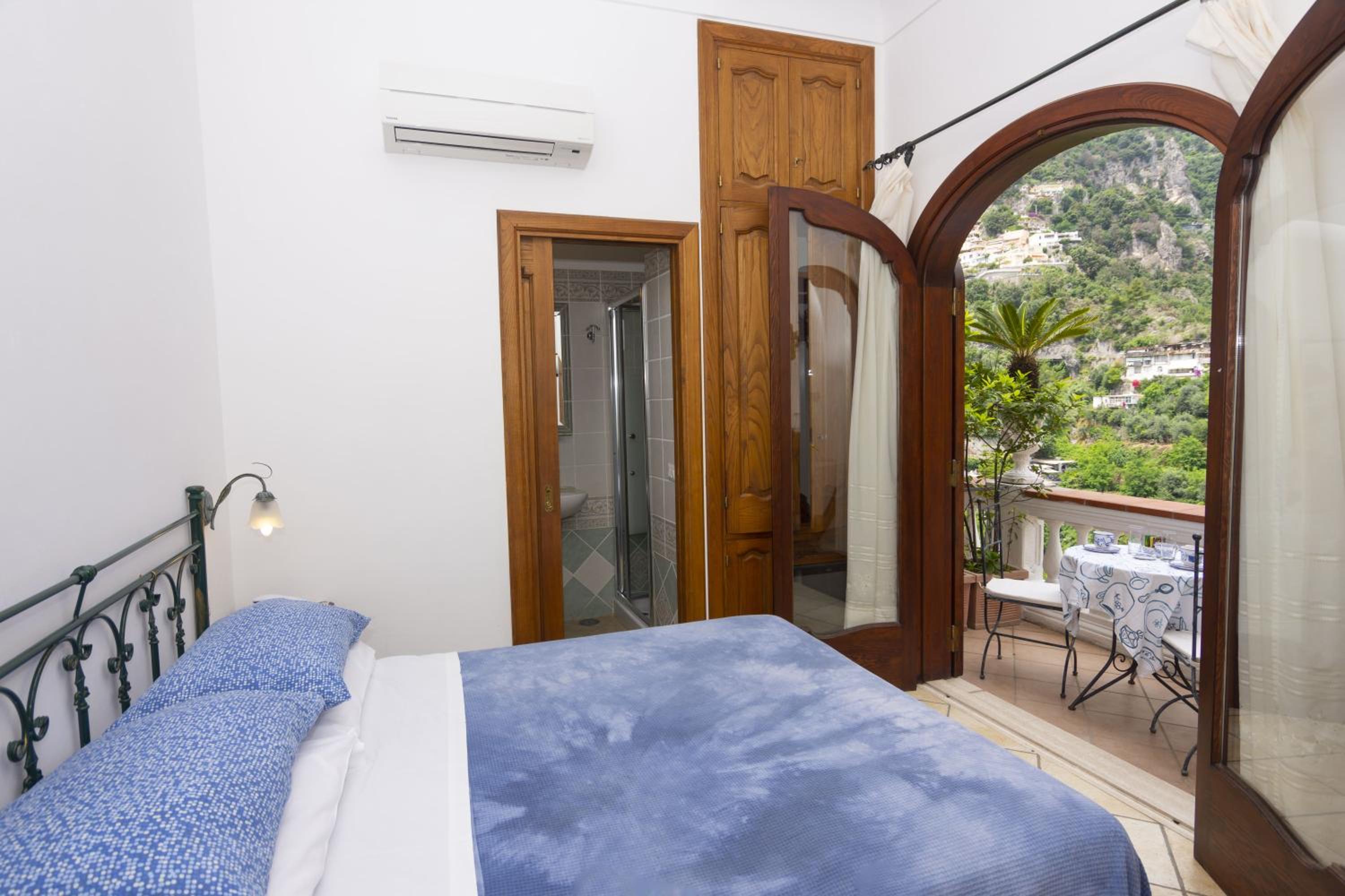 Small Double Room photo 2