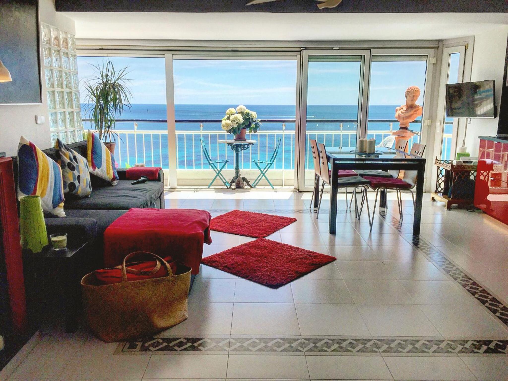 Penthouse with Terrace and Sea View - Photo 1